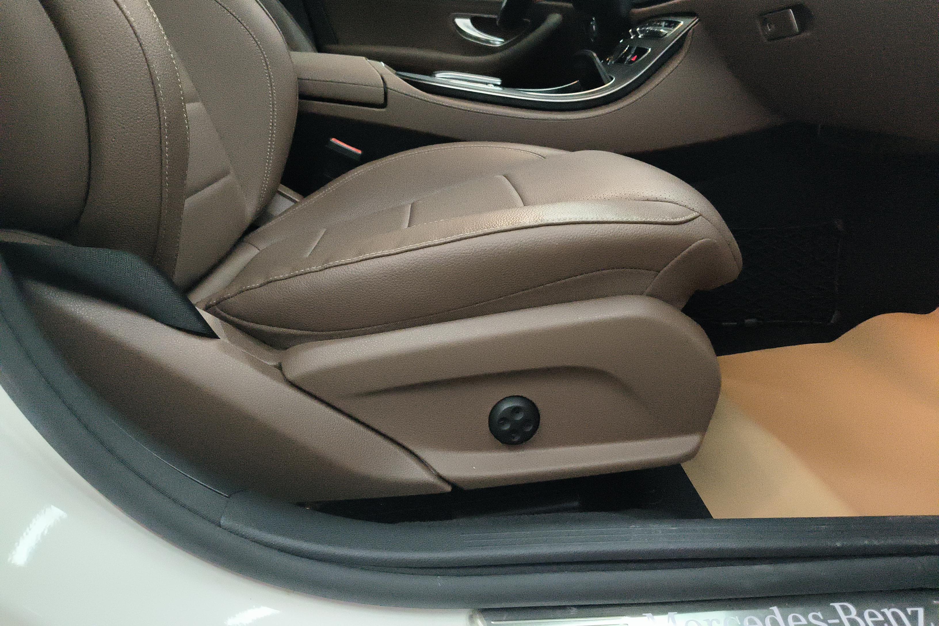 奔驰E级 E300L 2020款 2.0T 自动 汽油 运动豪华型 (国Ⅵ) 