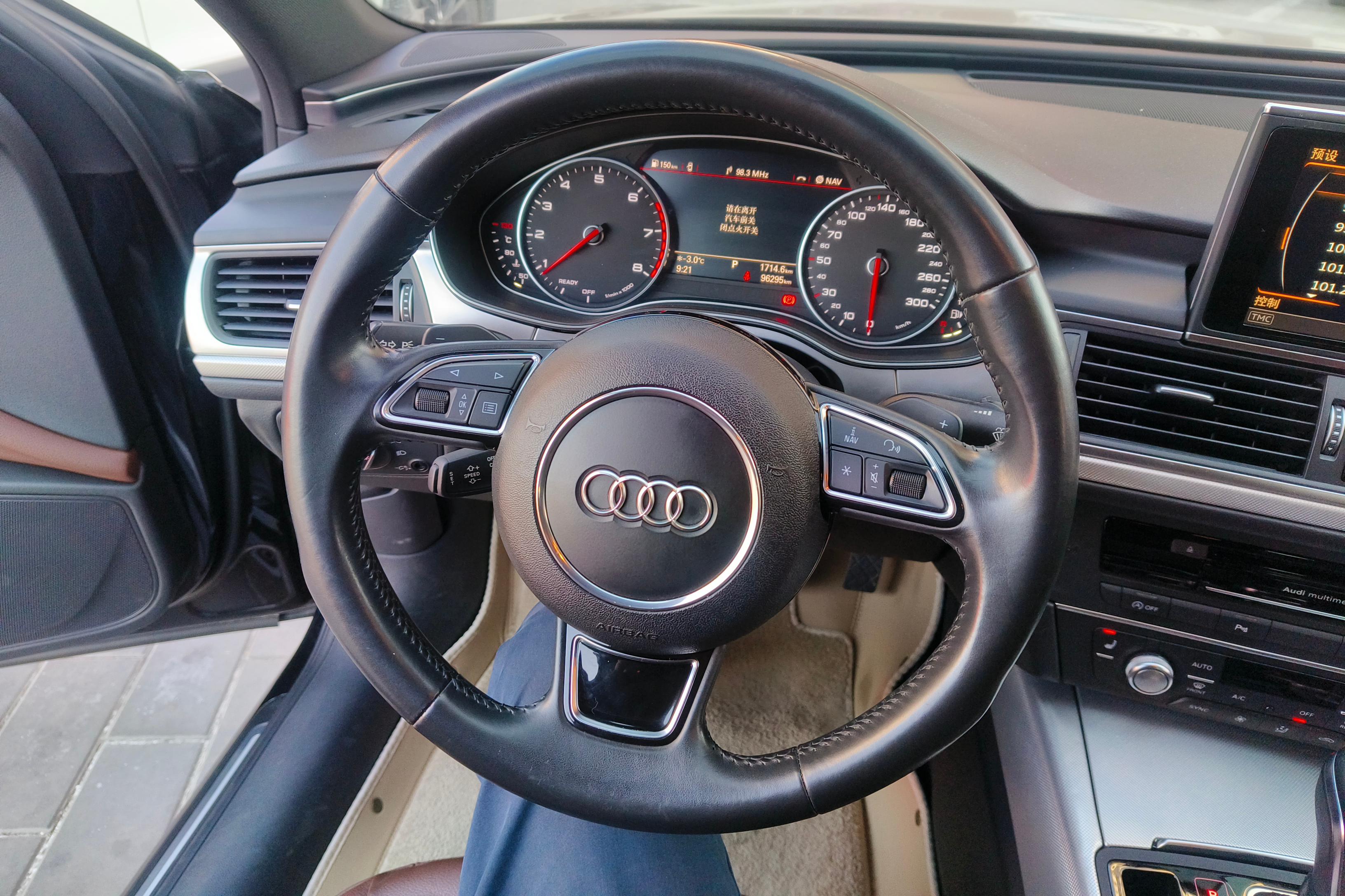奥迪A6L 45TFSI 2018款 3.0T 自动 运动型30周年纪念版 (国Ⅴ) 