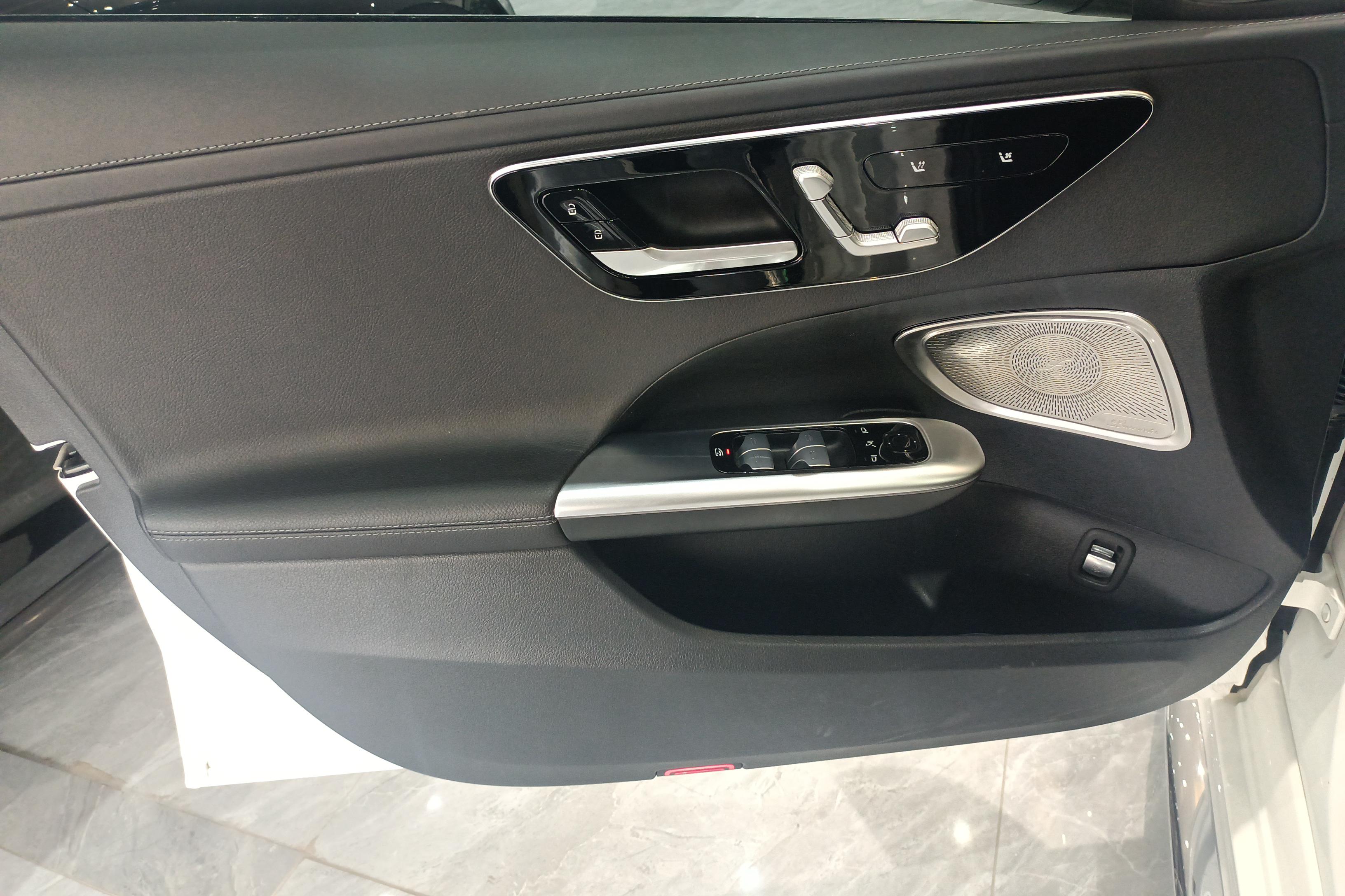 奔驰C级 C260L 2022款 1.5T 自动 运动版 (国Ⅵ) 