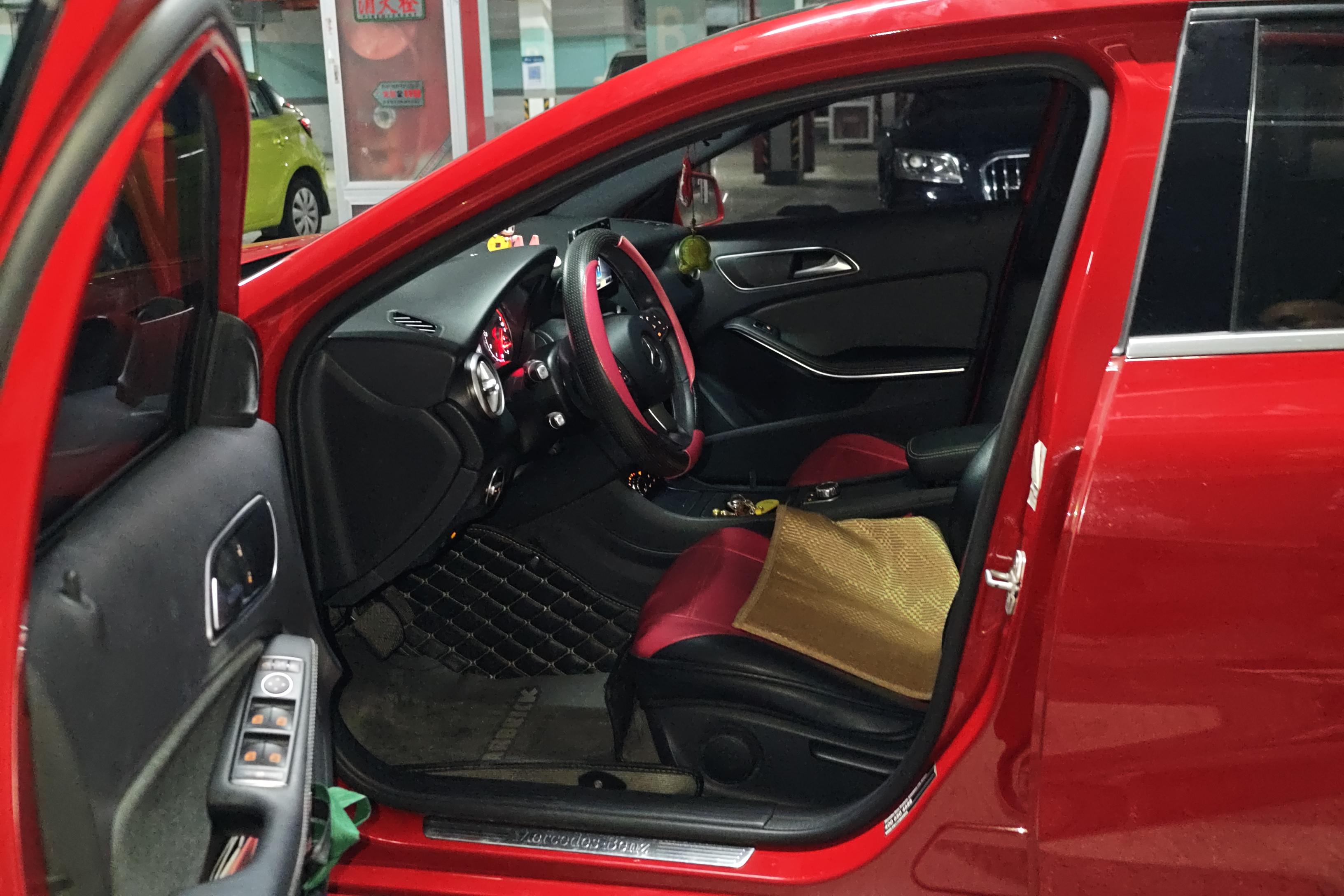 奔驰A级 A200 [进口] 2017款 1.6T 自动 汽油 动感型 