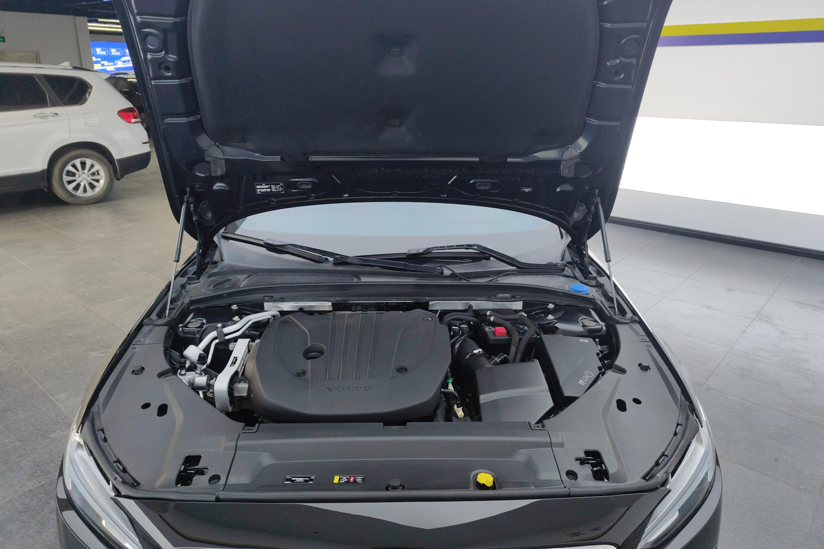 沃尔沃S90 B5 2022款 2.0T 自动 智逸豪华版 (国Ⅵ) 