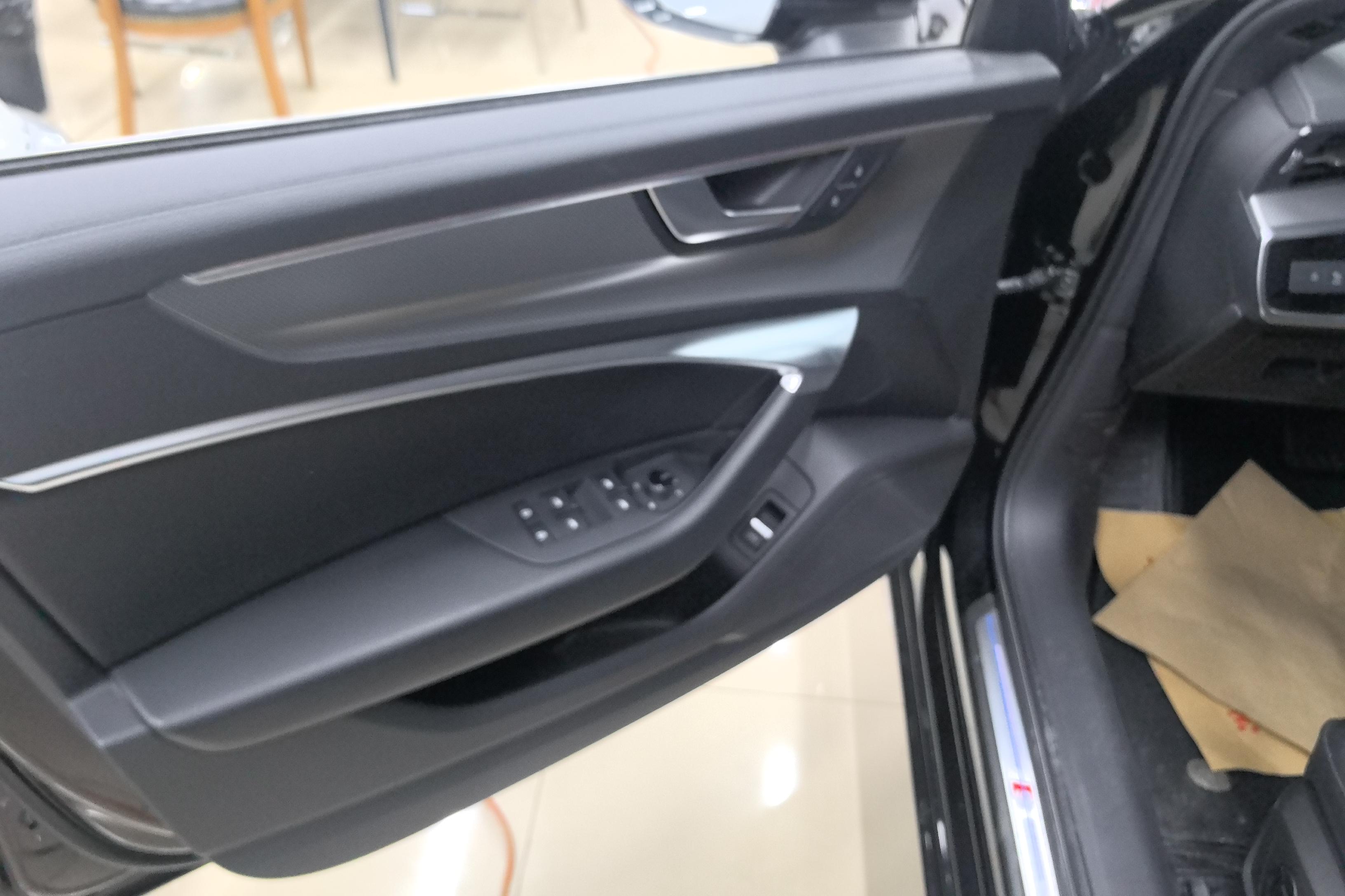 奥迪A6L 45TFSI 2022款 2.0T 自动 臻选动感型 (国Ⅵ) 