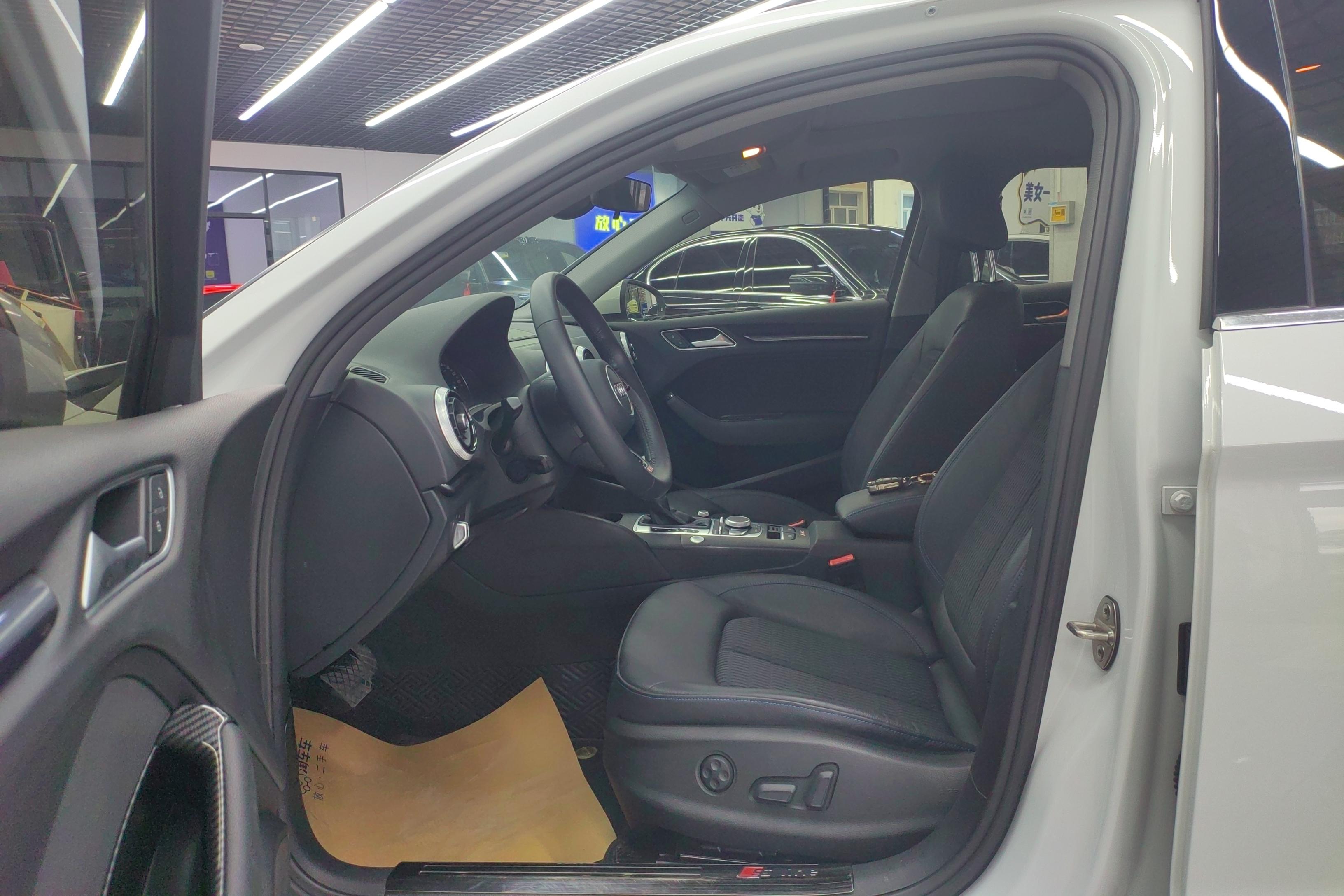 奥迪A3 35TFSI 2020款 1.4T 自动 时尚型Limousine (国Ⅵ) 