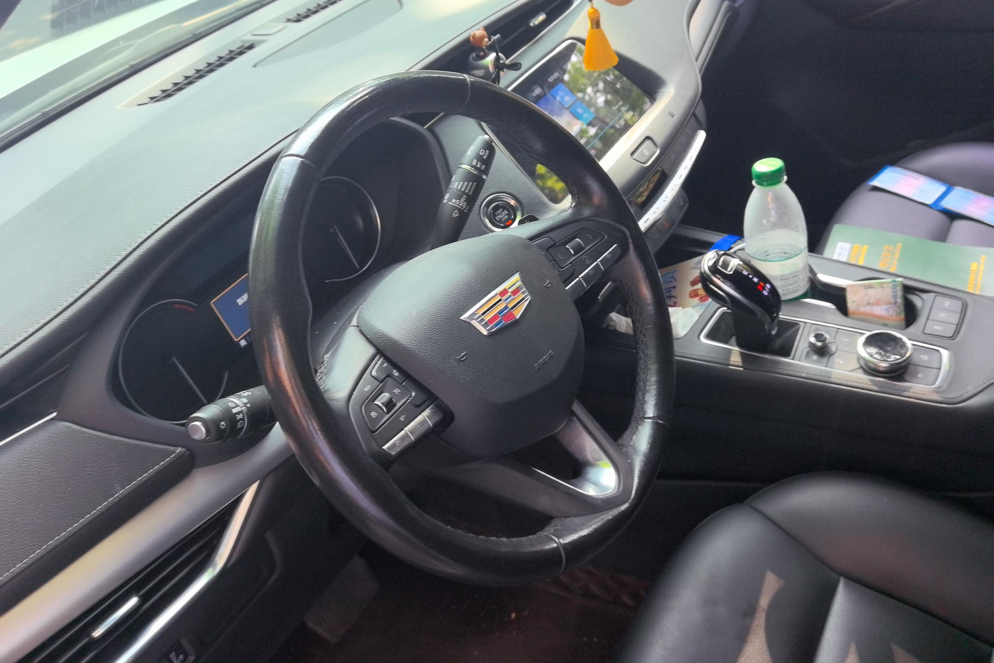 凯迪拉克XT4 2021款 2.0T 自动 28T领先型 (国Ⅵ) 