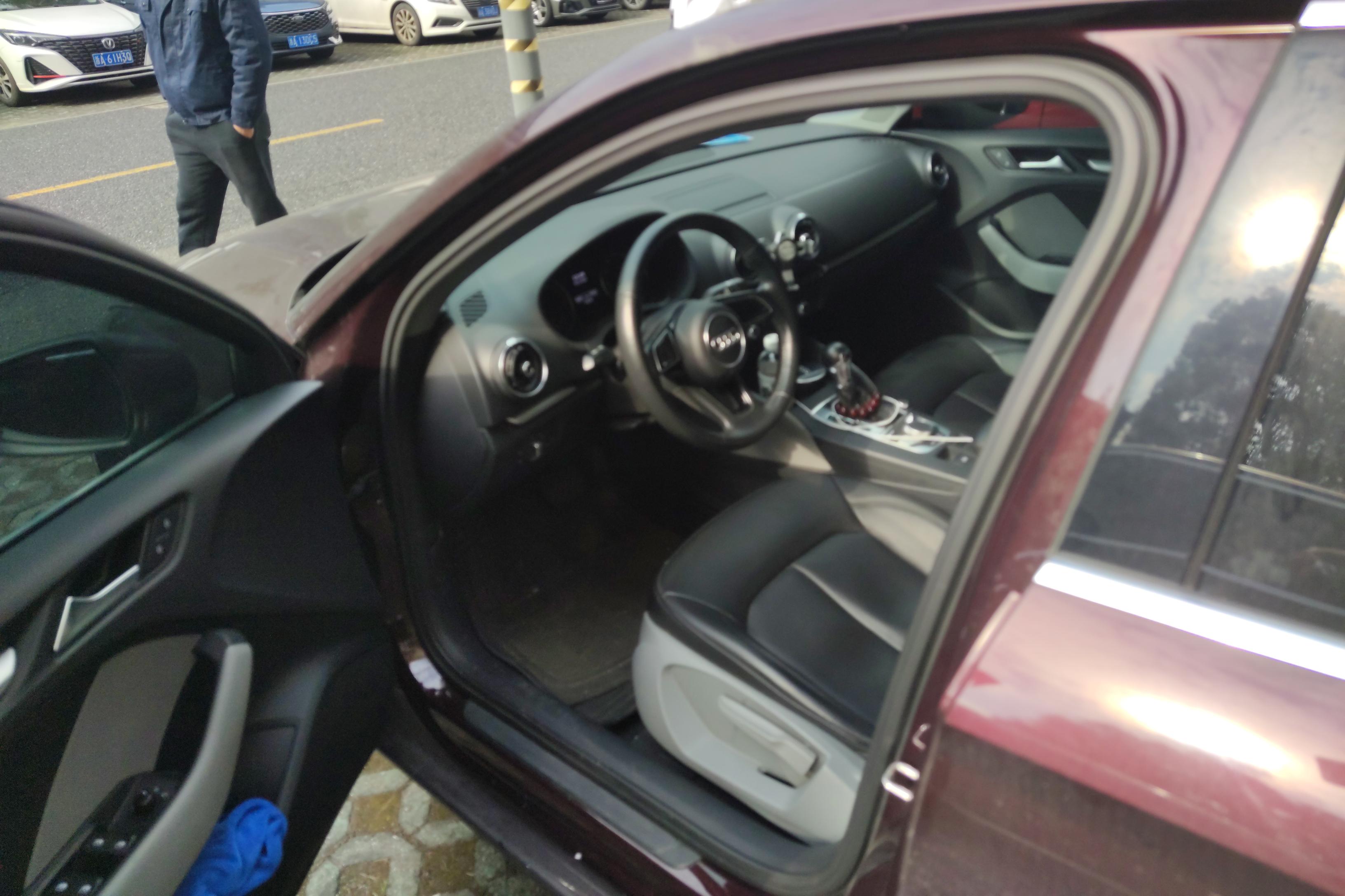 奥迪A3 35TFSI 2017款 1.4T 自动 进取型Limousine (国Ⅴ) 