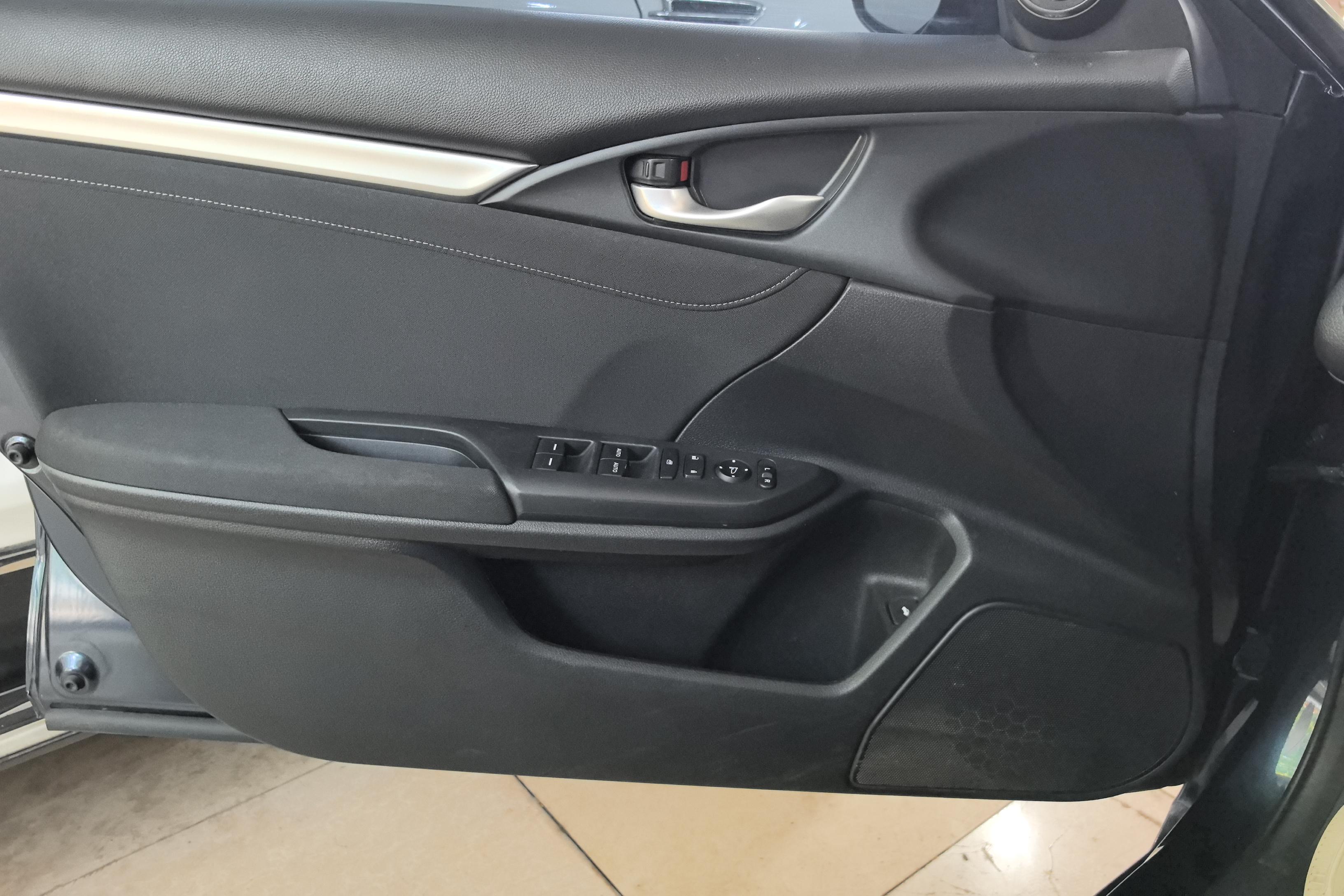 本田思域 2019款 1.5T 自动 劲动版220TURBO (国Ⅵ) 