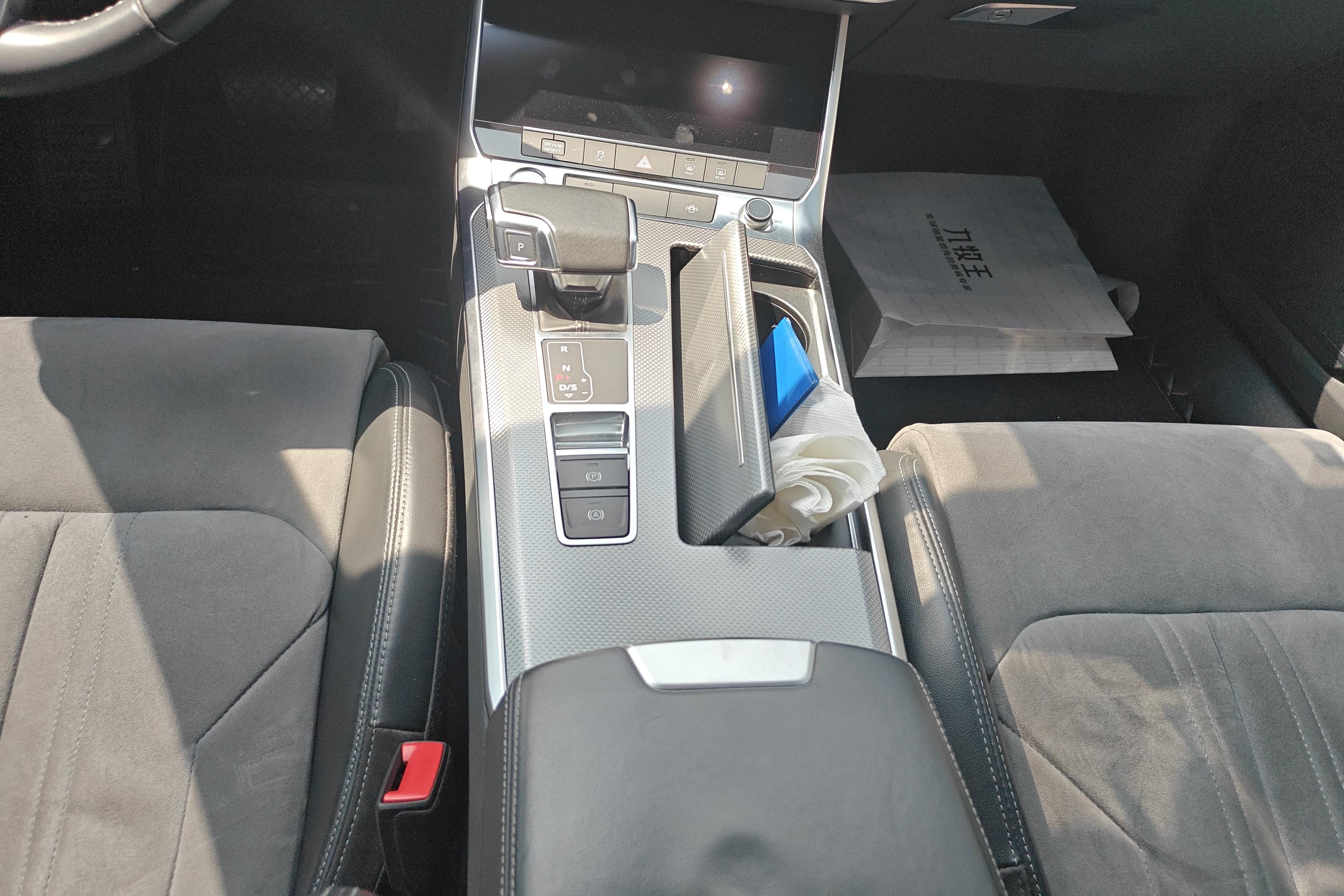 奥迪A6L 45TFSI 2019款 2.0T 自动 臻选致雅型 (国Ⅵ) 