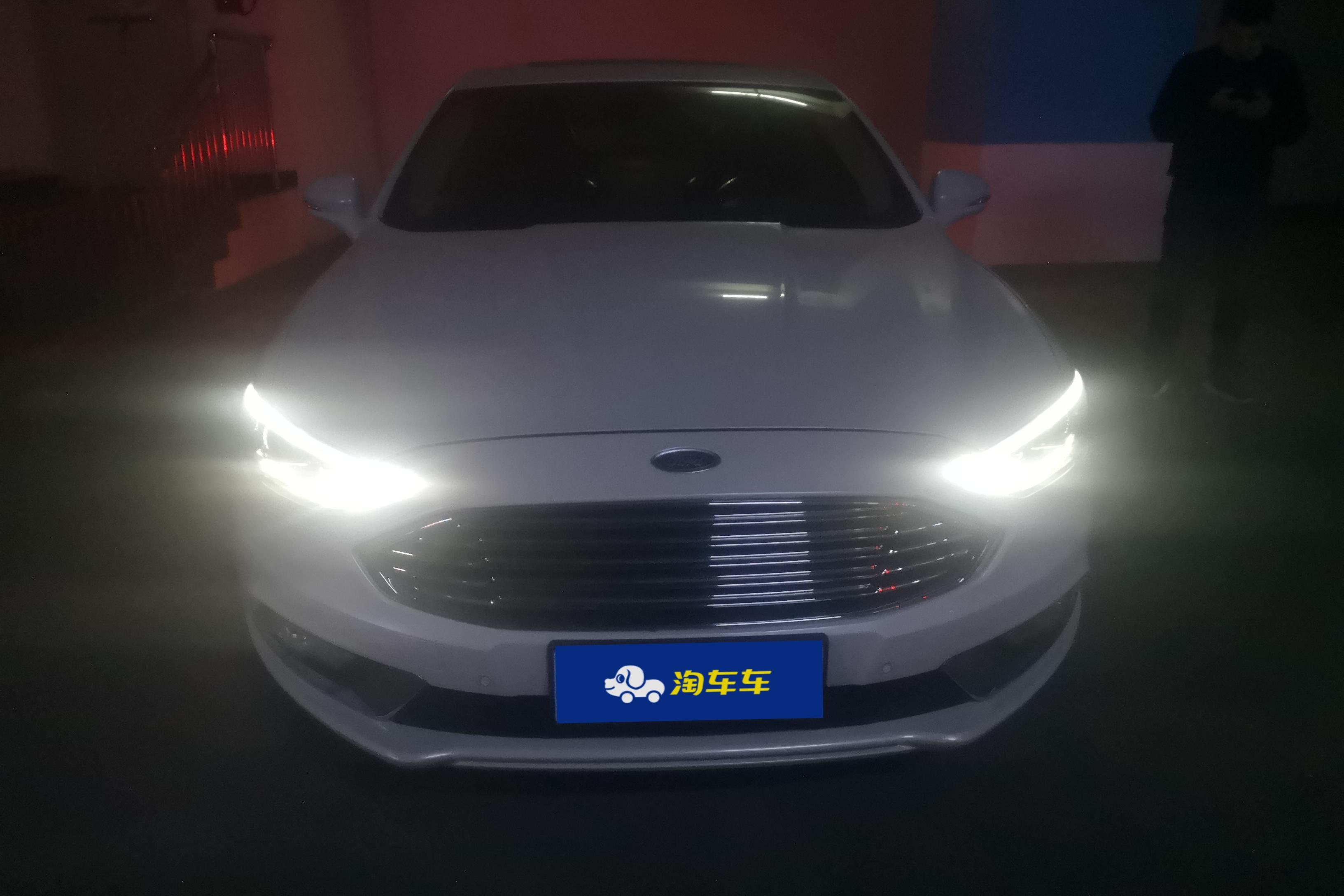 福特蒙迪欧 2017款 2.0T 自动 EcoBoost245豪华运动型 (国Ⅴ) 