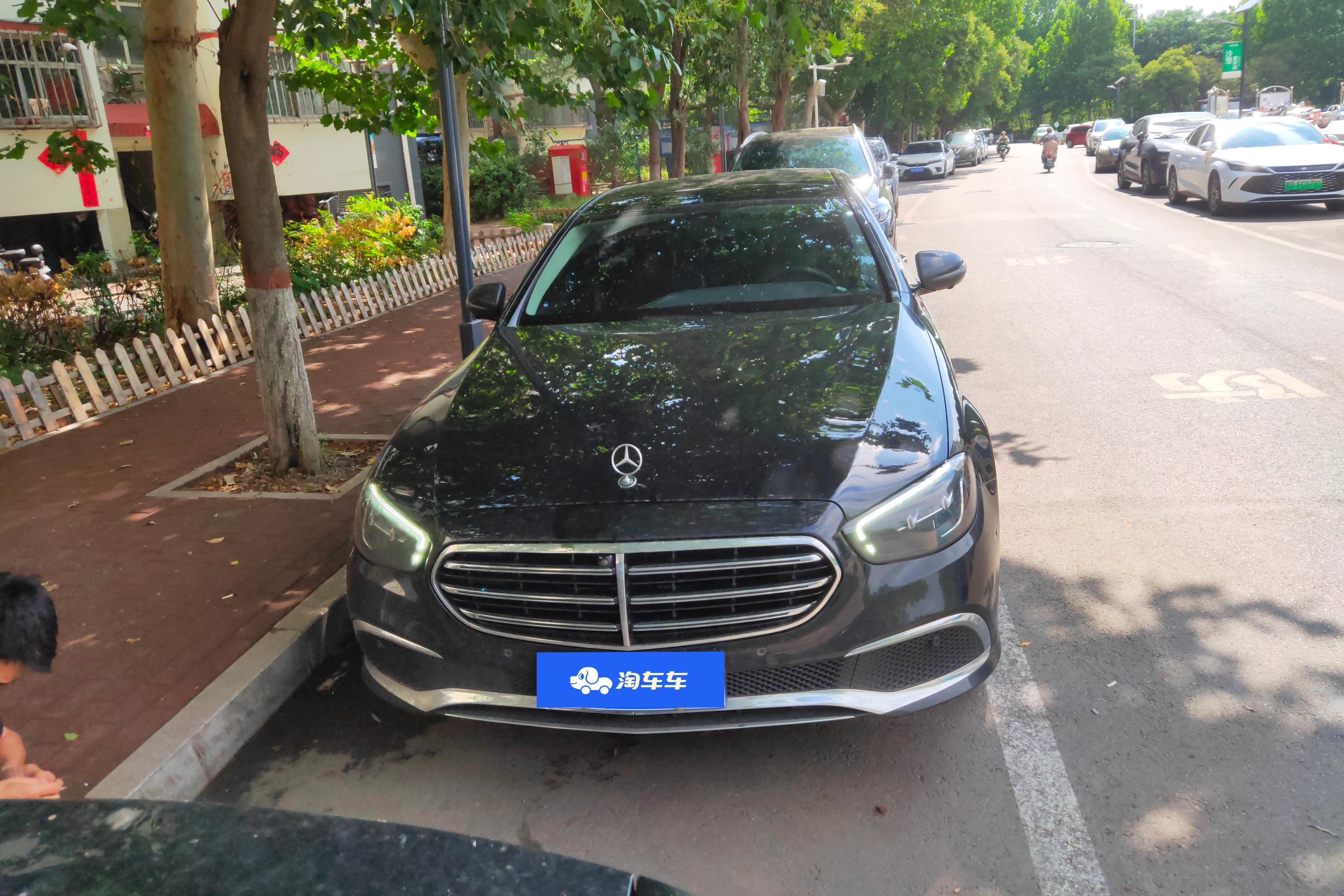 【南宁二手奔驰E级】奔驰E级 300L 2023款 2.0T 自动 汽油 改款豪华型