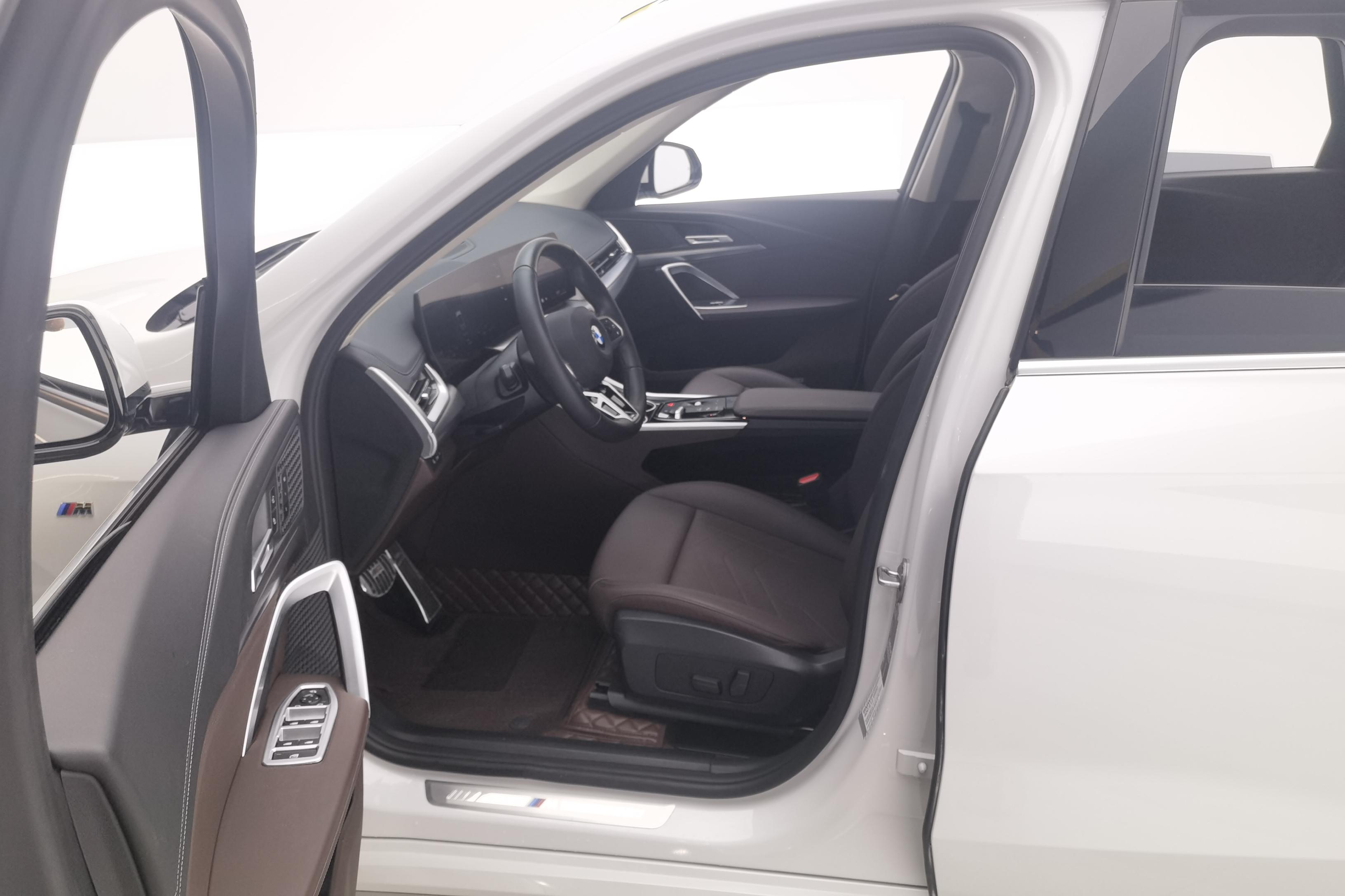 宝马X1 sDrive25Li 2024款 2.0T 自动 前驱 汽油 M运动套装 (国Ⅵ) 