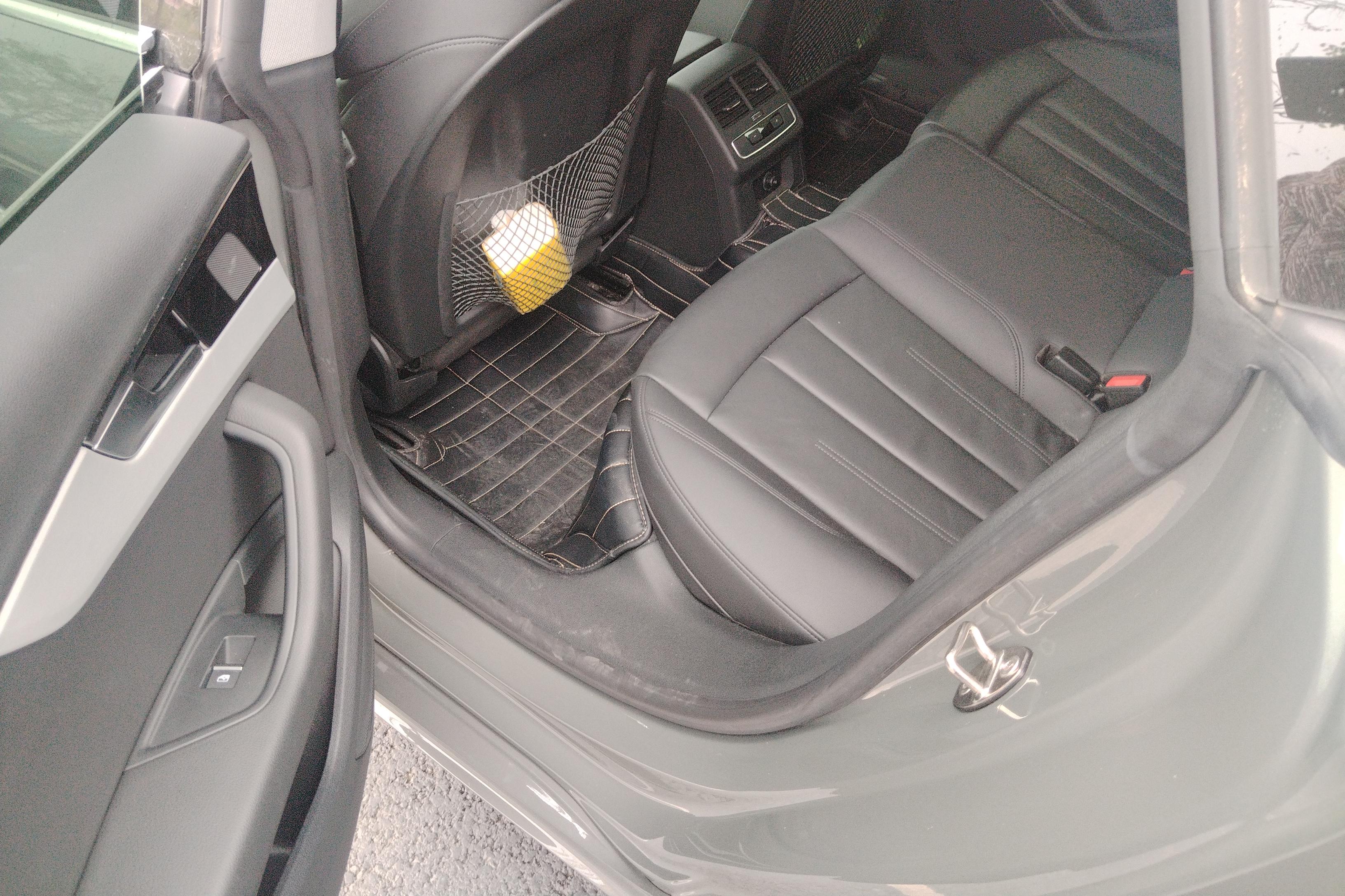 奥迪A5掀背 40TFSI [进口] 2023款 2.0T 自动 汽油 时尚动感型 