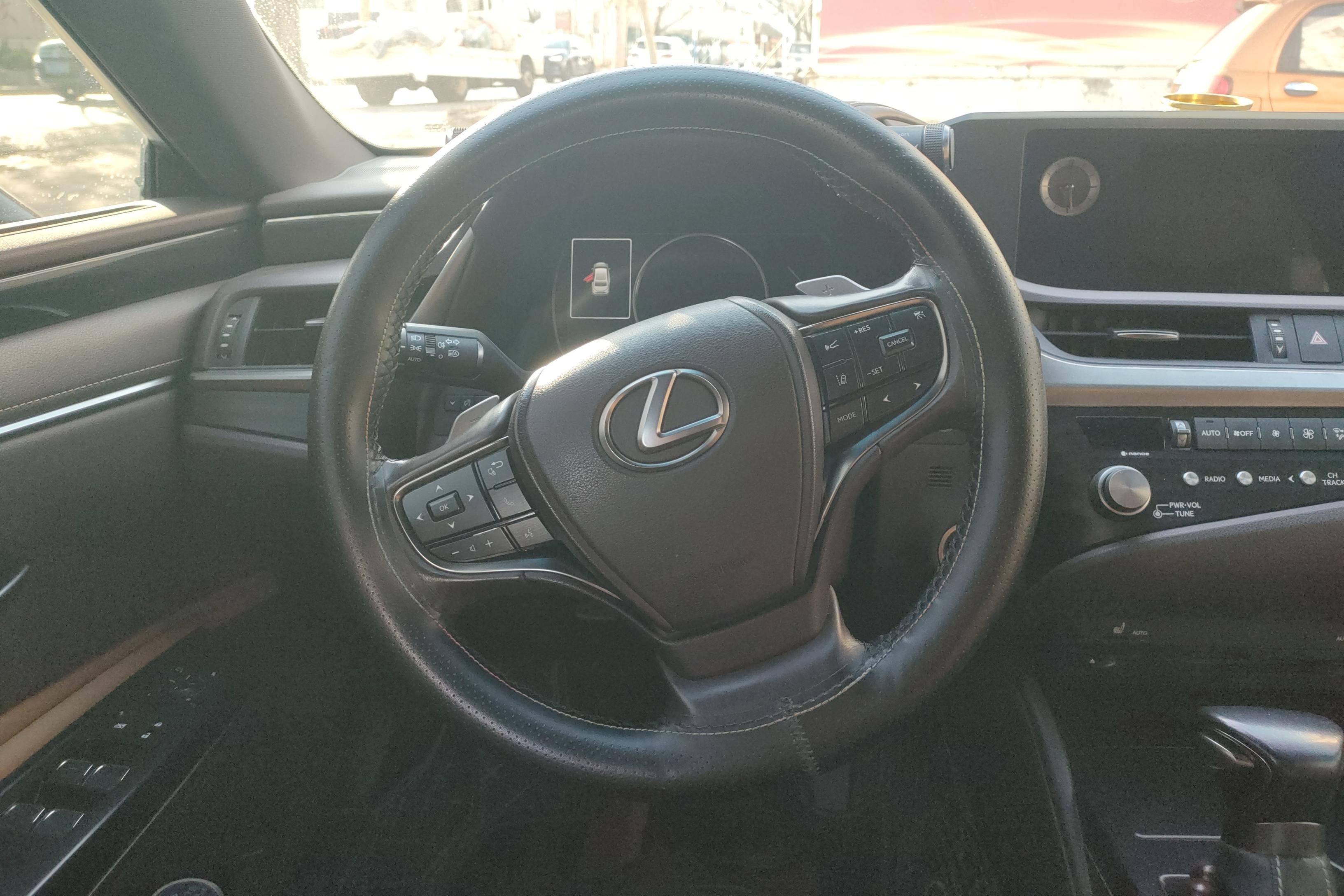 雷克萨斯ES 200 [进口] 2020款 2.0L 自动 卓越版 