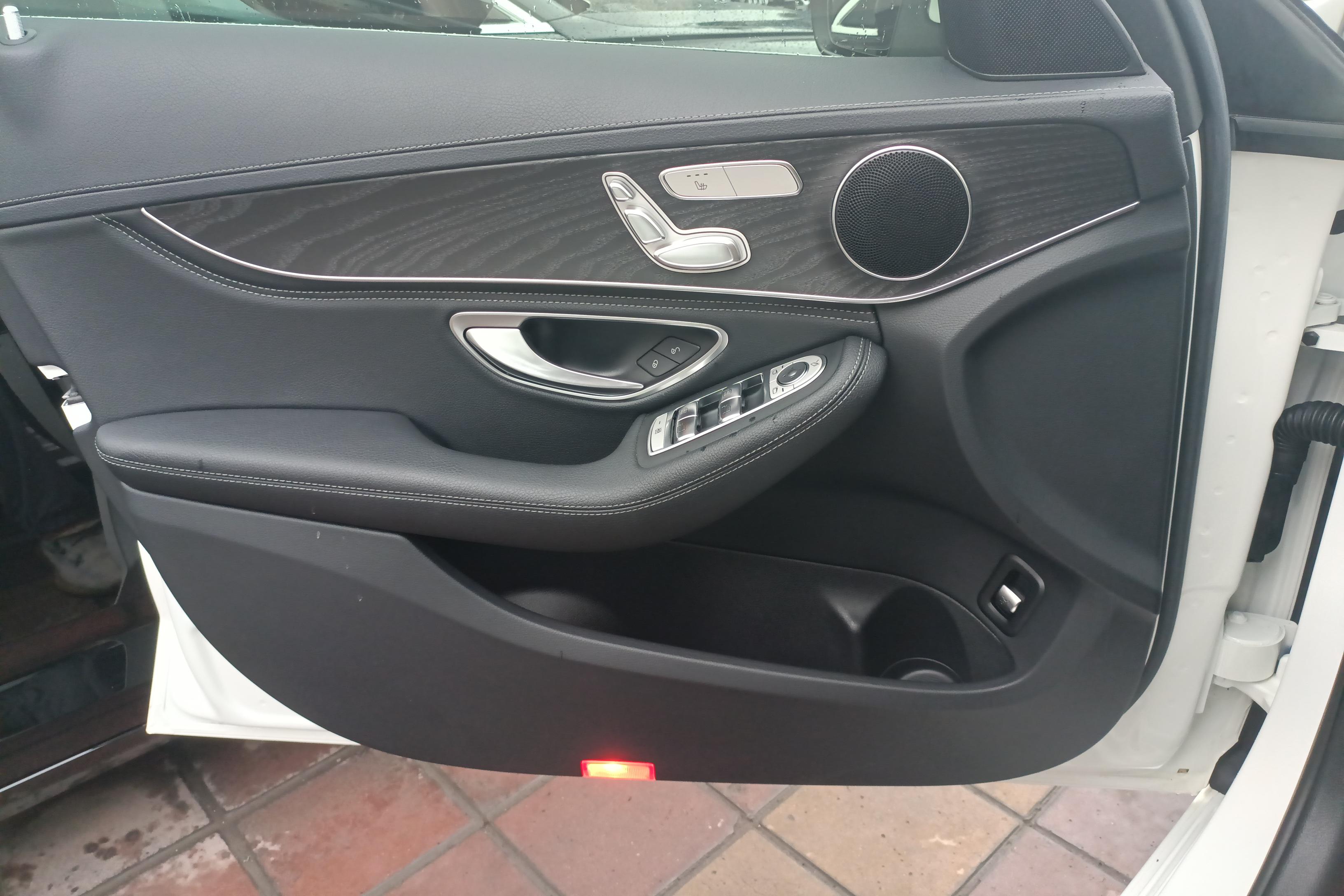 奔驰C级 C260L 2019款 1.5T 自动 运动版改款 (国Ⅵ) 