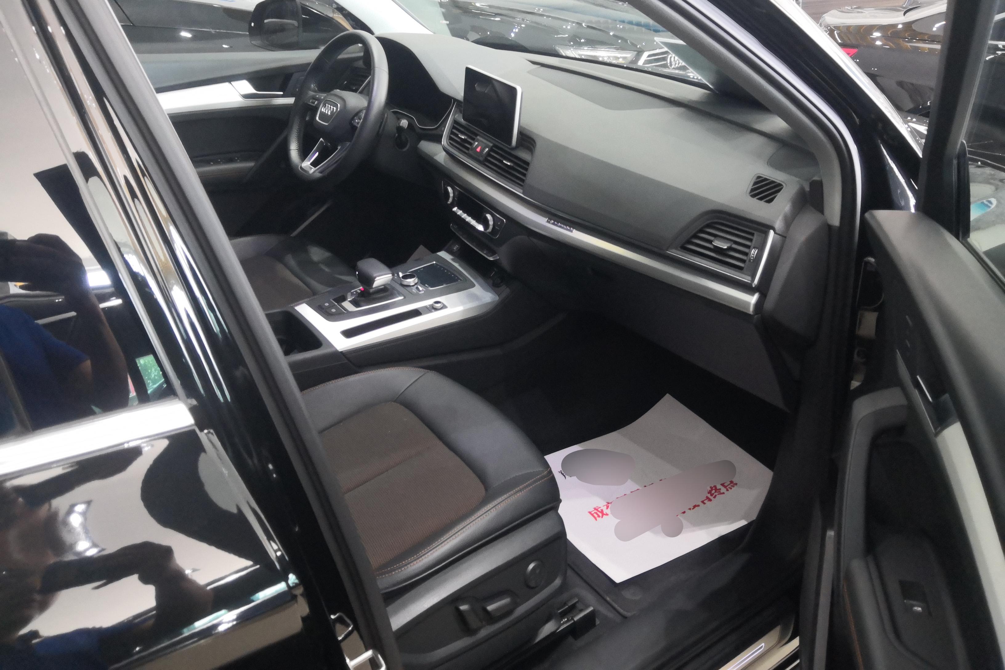 奥迪Q5L 40TFSI 2018款 2.0T 自动 荣享时尚型 (国Ⅵ) 