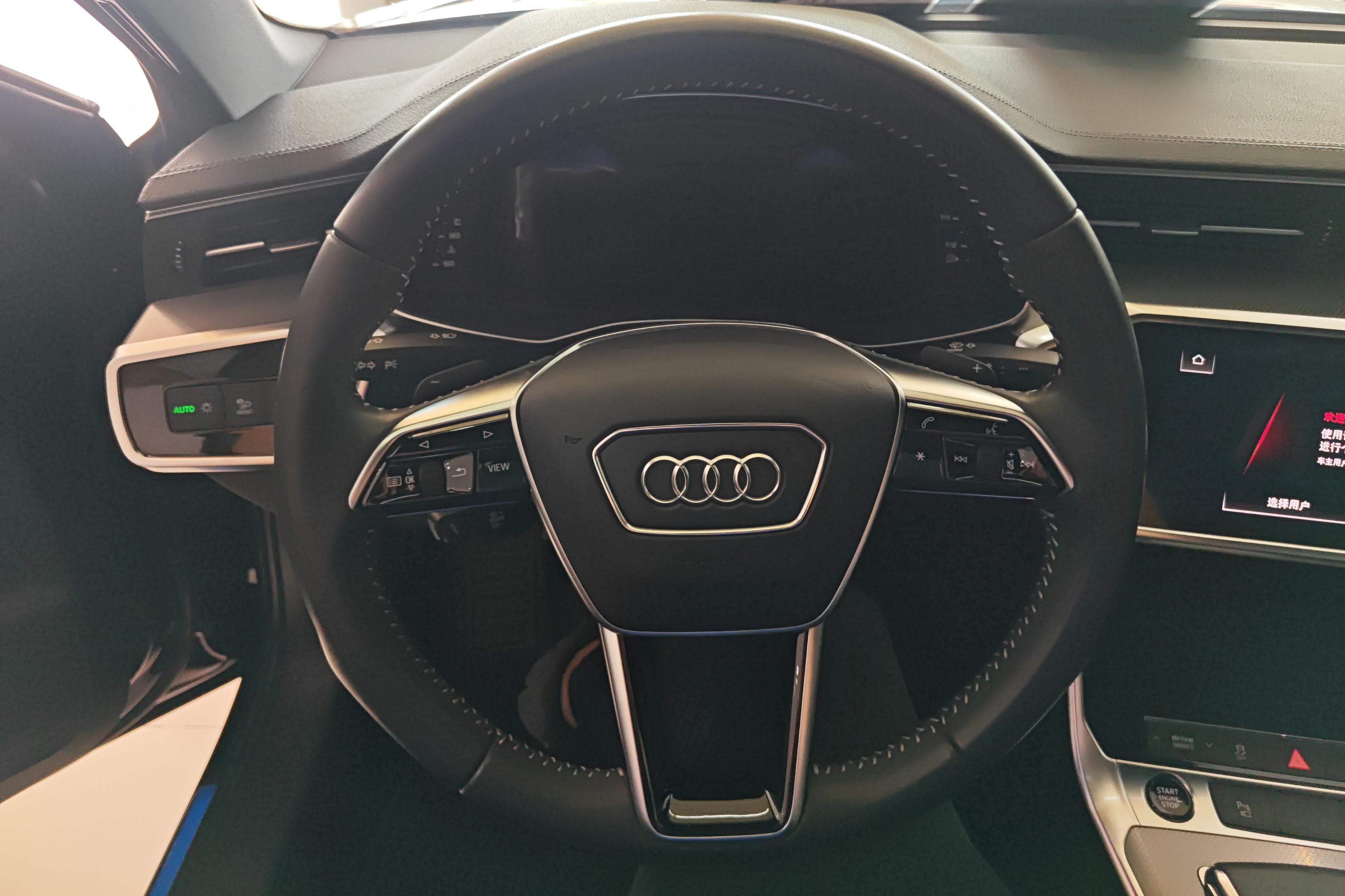 奥迪A6L 40TFSI 2021款 2.0T 自动 豪华动感型 (国Ⅵ) 