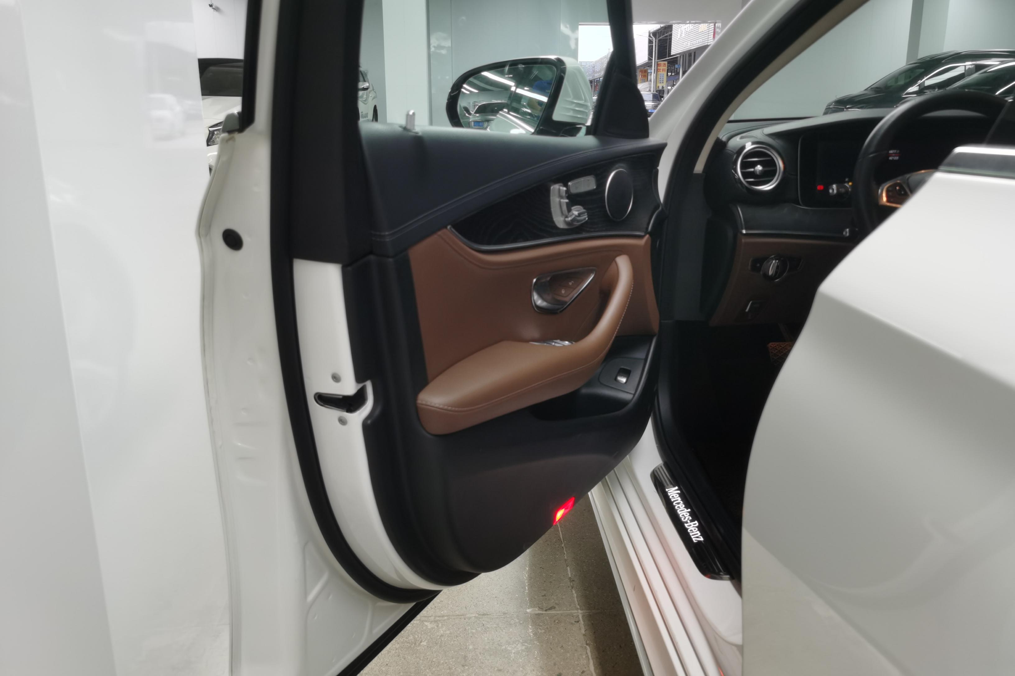 奔驰E级 E300L 2018款 2.0T 自动 汽油 运动豪华型 (国Ⅴ) 