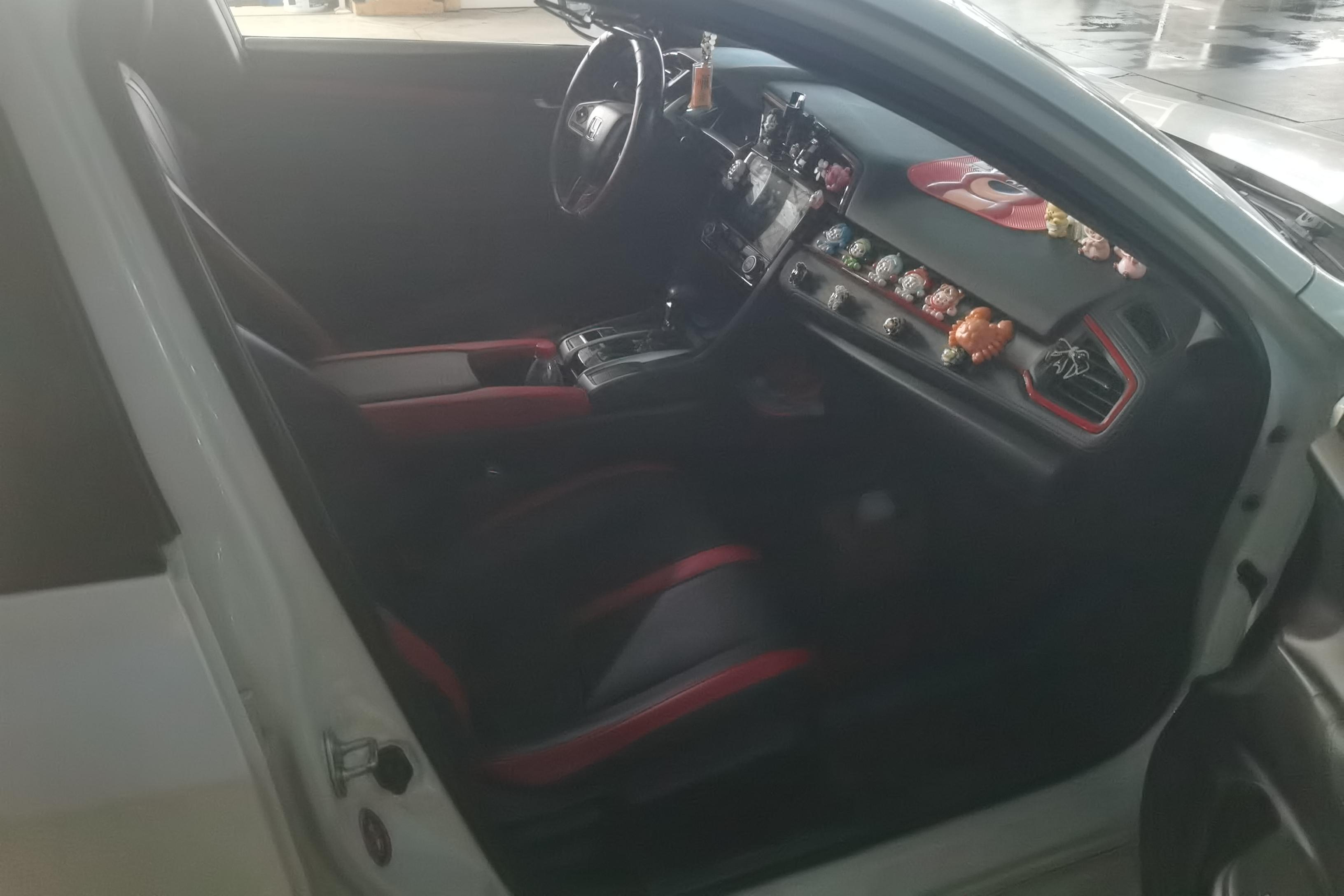 本田思域 2016款 1.5T 自动 豪华版220TURBO (国Ⅴ) 