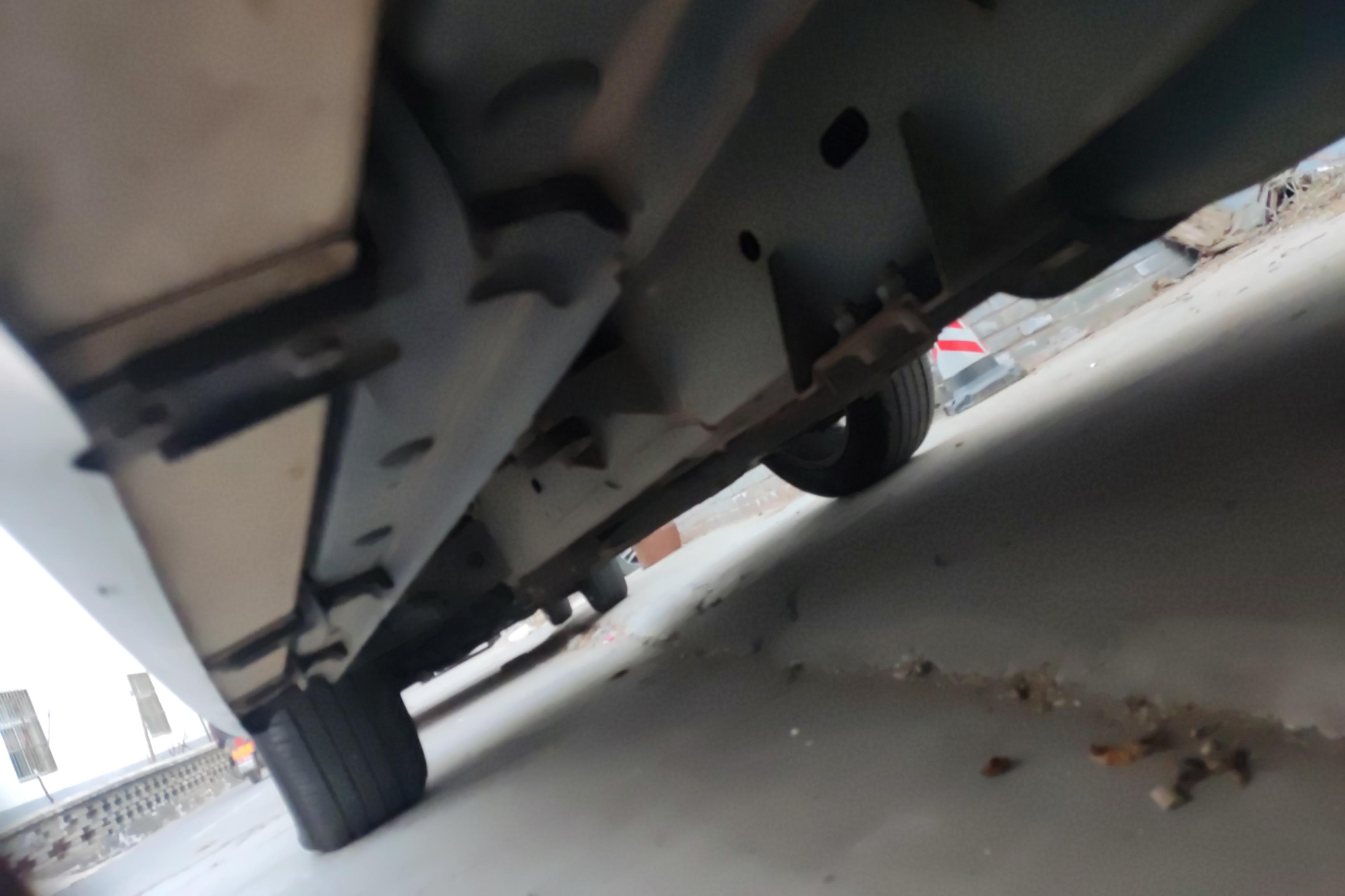 荣威RX8 2018款 2.0T 自动 后驱 30T智联网旗舰版 (国Ⅴ) 