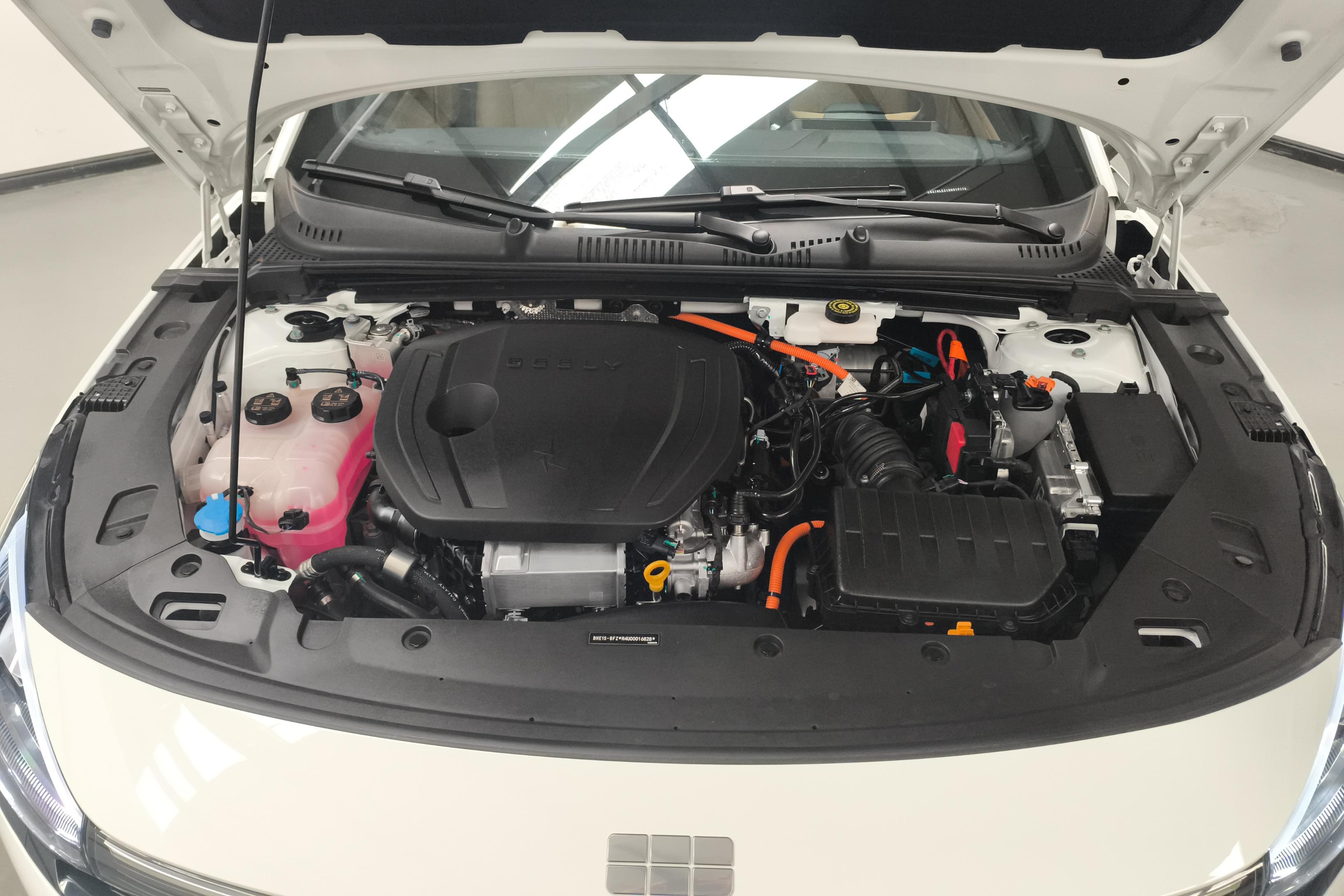 吉利银河银河L6 龙腾版 2024款 1.5T 自动 125km-PLUS (国Ⅵ) 