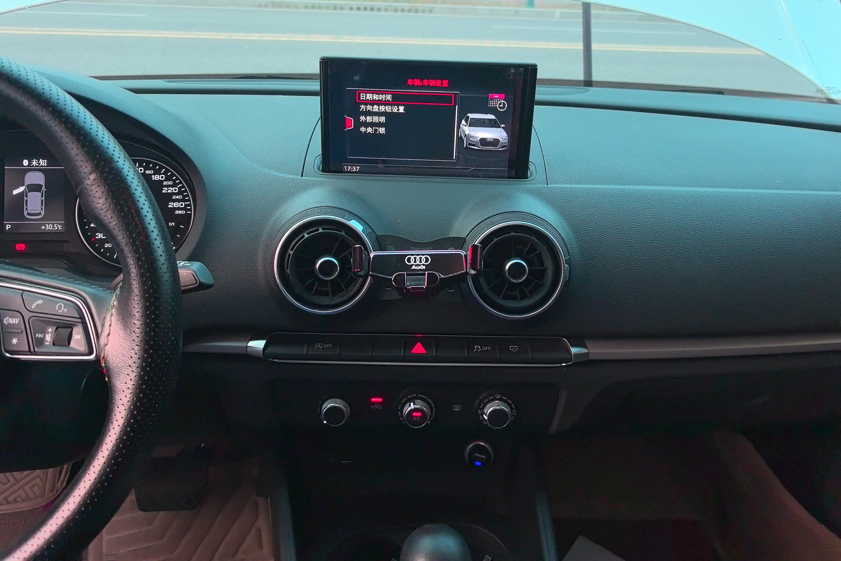 奥迪A3 35TFSI 2020款 1.4T 自动 汽油 改款进取型Sportback (国Ⅵ) 