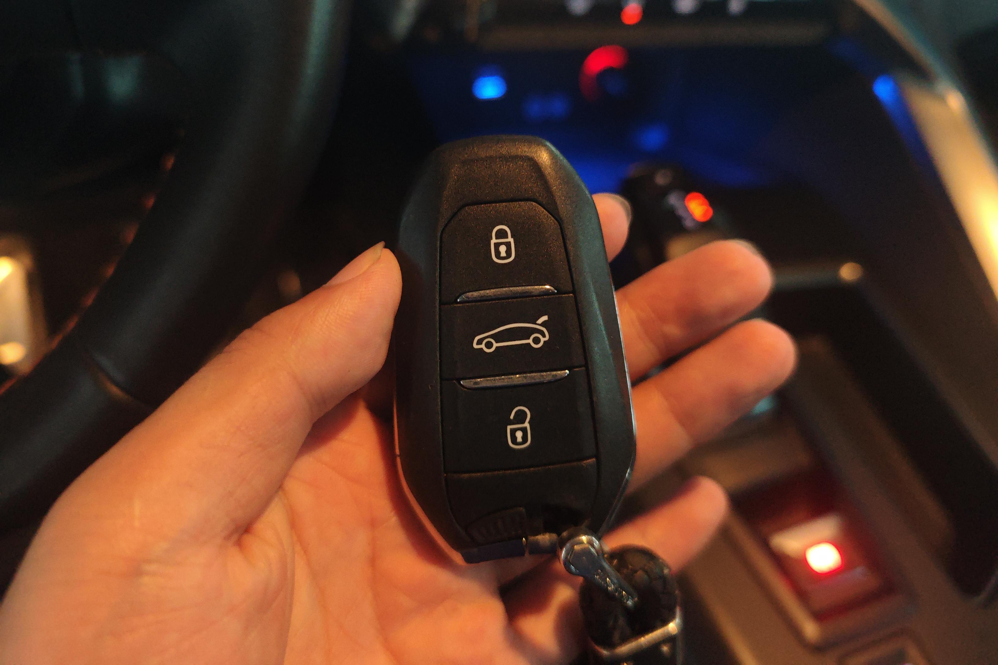 标致5008 2019款 1.8T 自动 380THP精英版 (国Ⅴ) 
