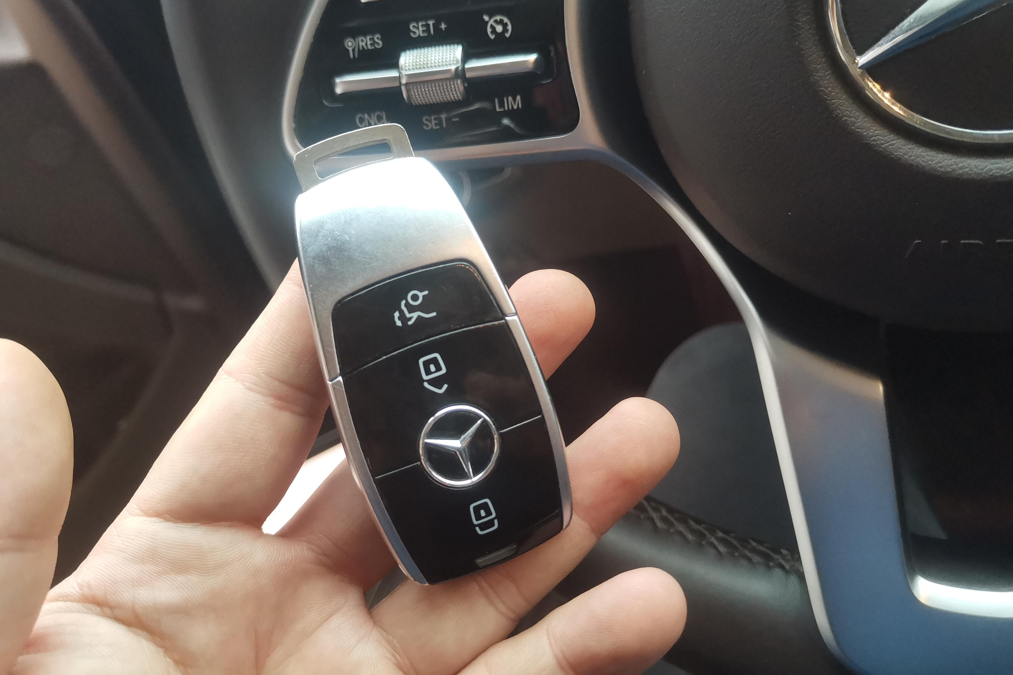奔驰E级 E300L 2020款 2.0T 自动 汽油 豪华型 (国Ⅵ) 