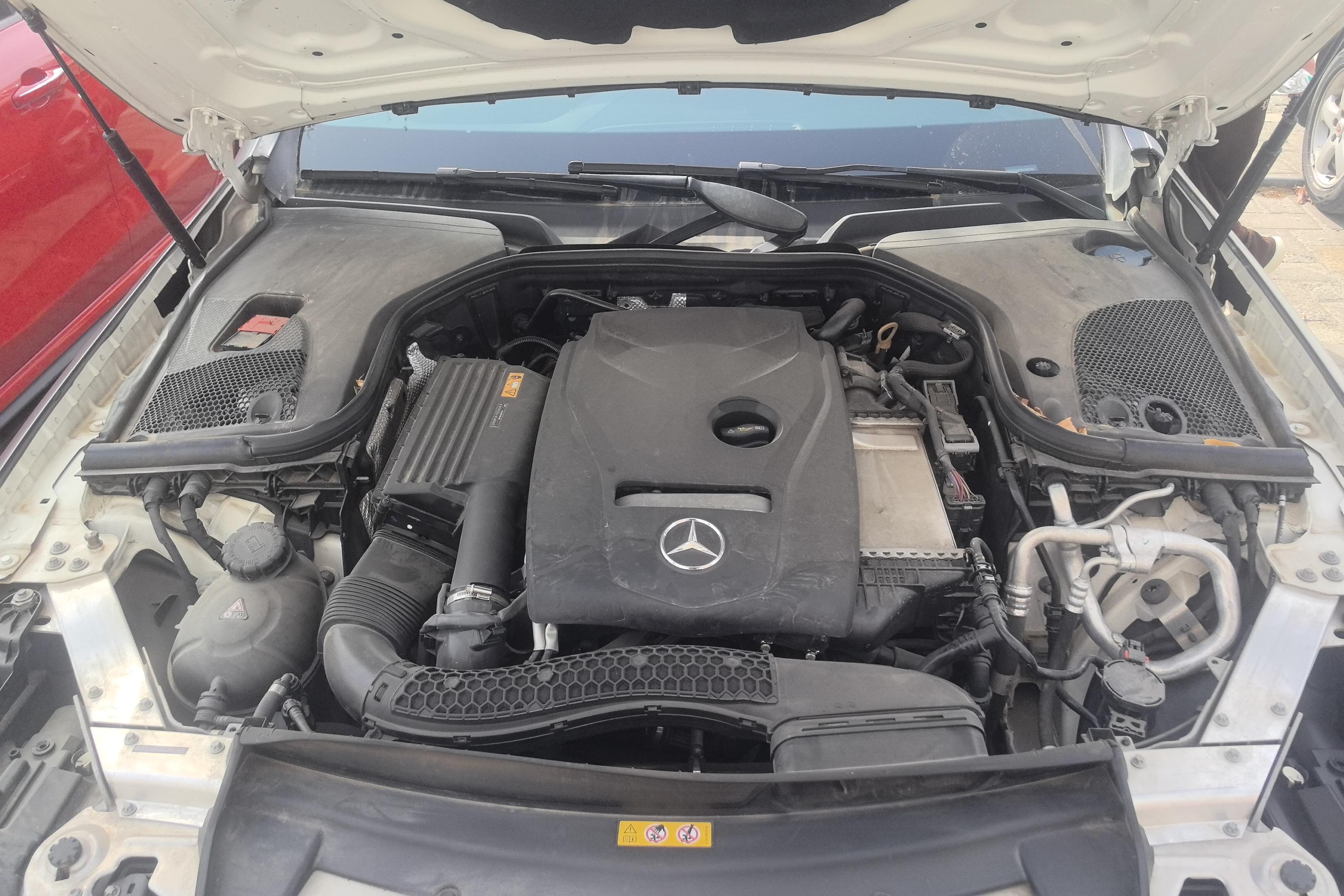 奔驰E级 E300L 2019款 2.0T 自动 汽油 运动时尚型 (国Ⅴ) 