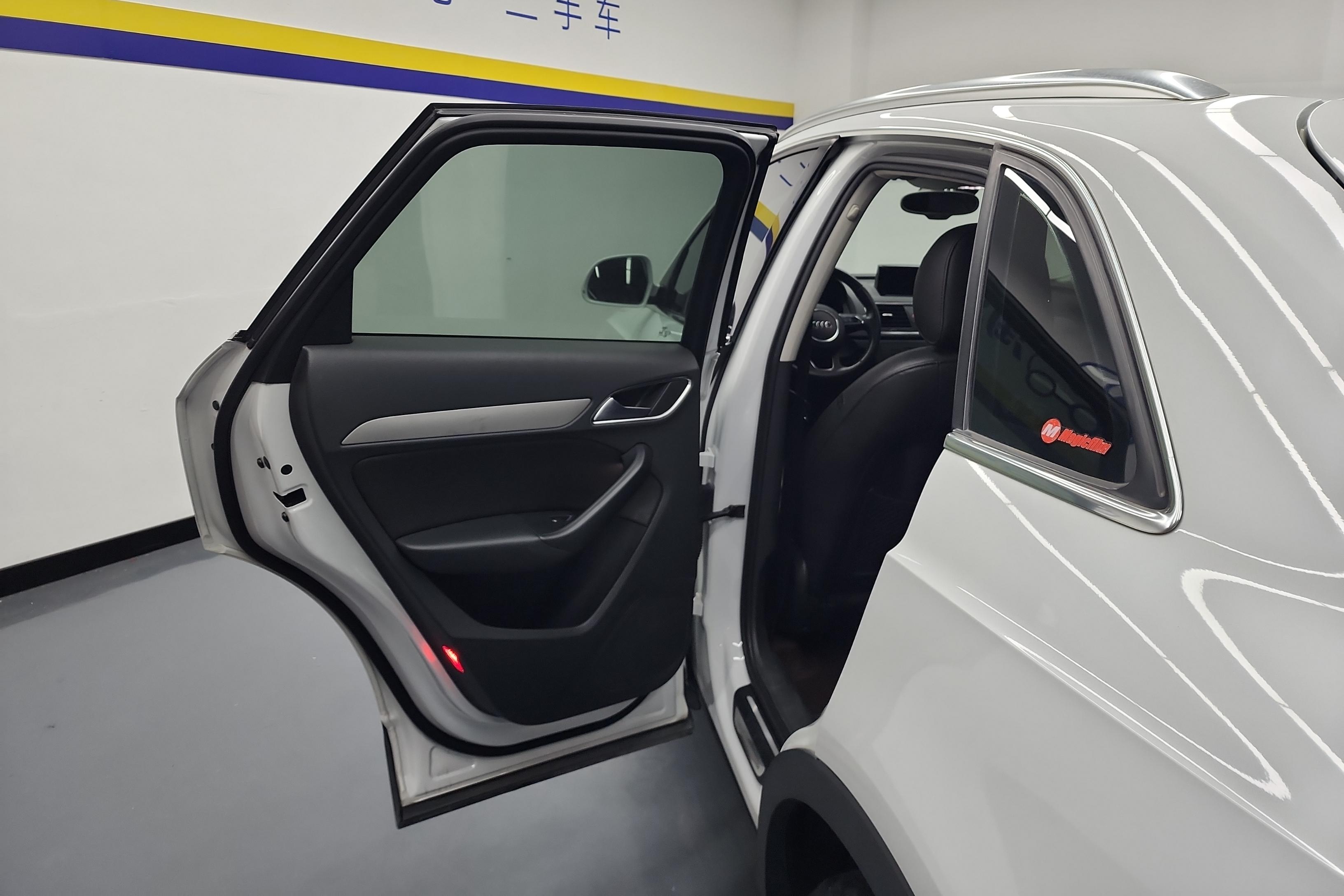 奥迪Q3 35TFSI 2013款 2.0T 自动 前驱 进取型 (国Ⅳ) 