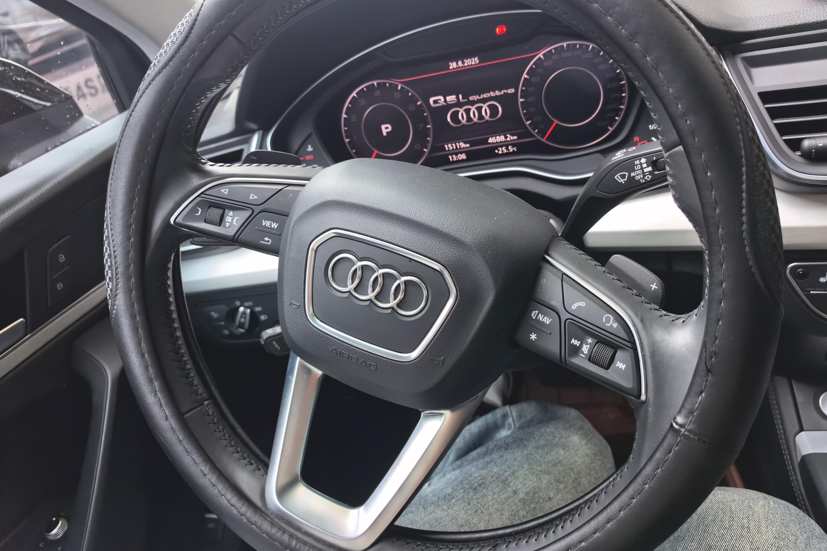 奥迪Q5L 40TFSI 2020款 2.0T 自动 荣享时尚型 (国Ⅵ) 