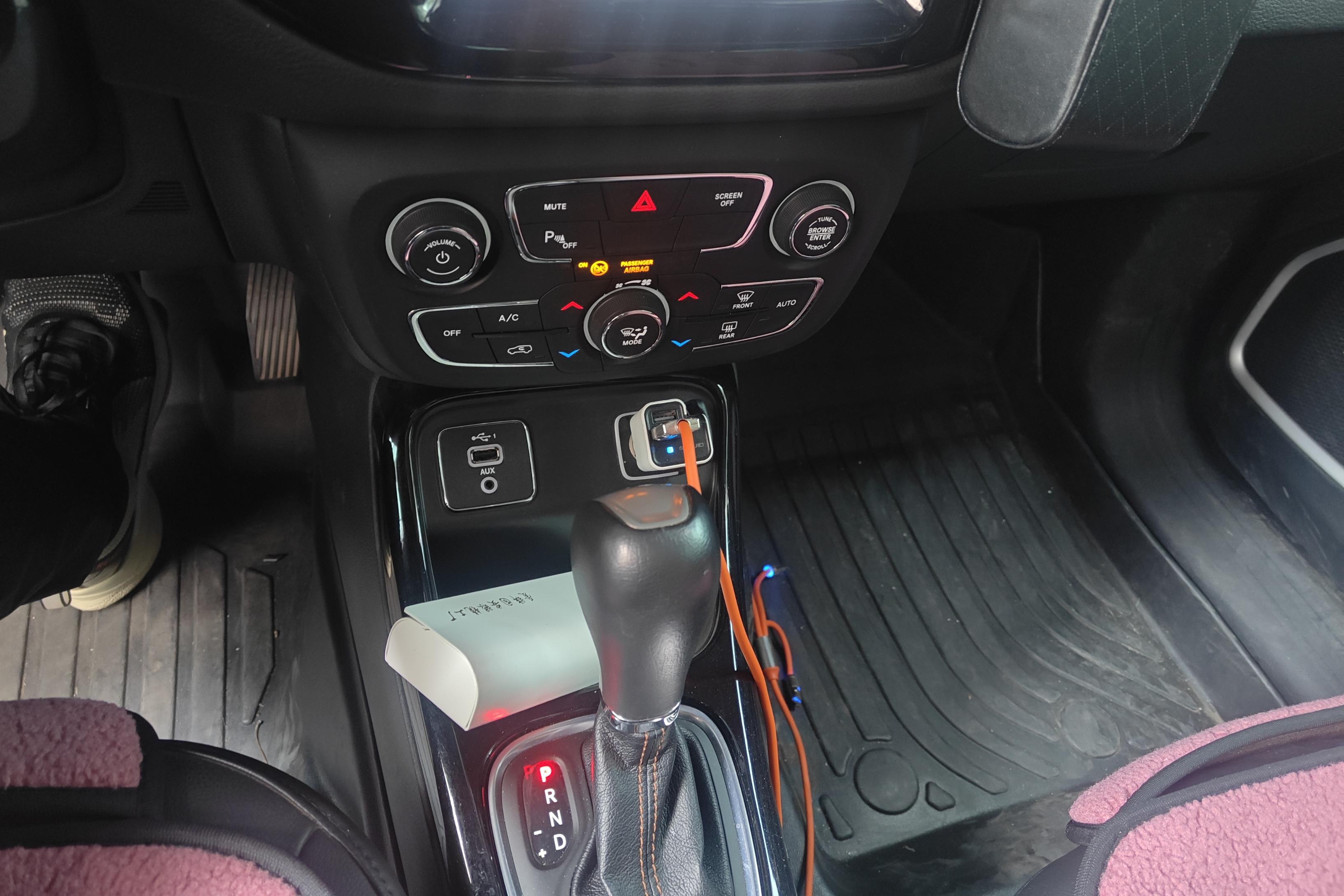 吉普指南者 2019款 1.3T 自动 220T家享版 (国Ⅵ) 
