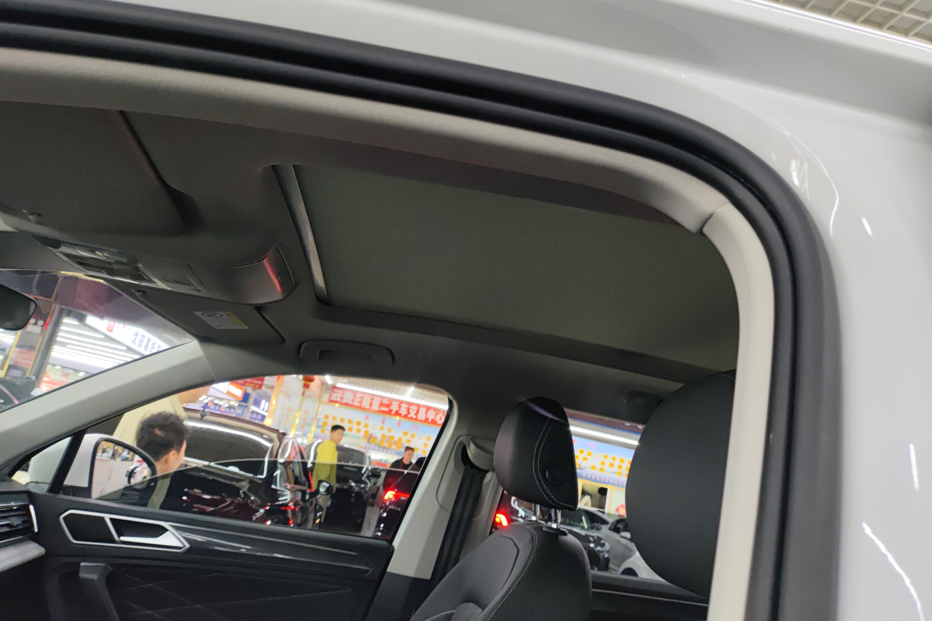 大众途观L R-Line 2023款 2.0T 自动 330TSI越享版 (国Ⅵ) 