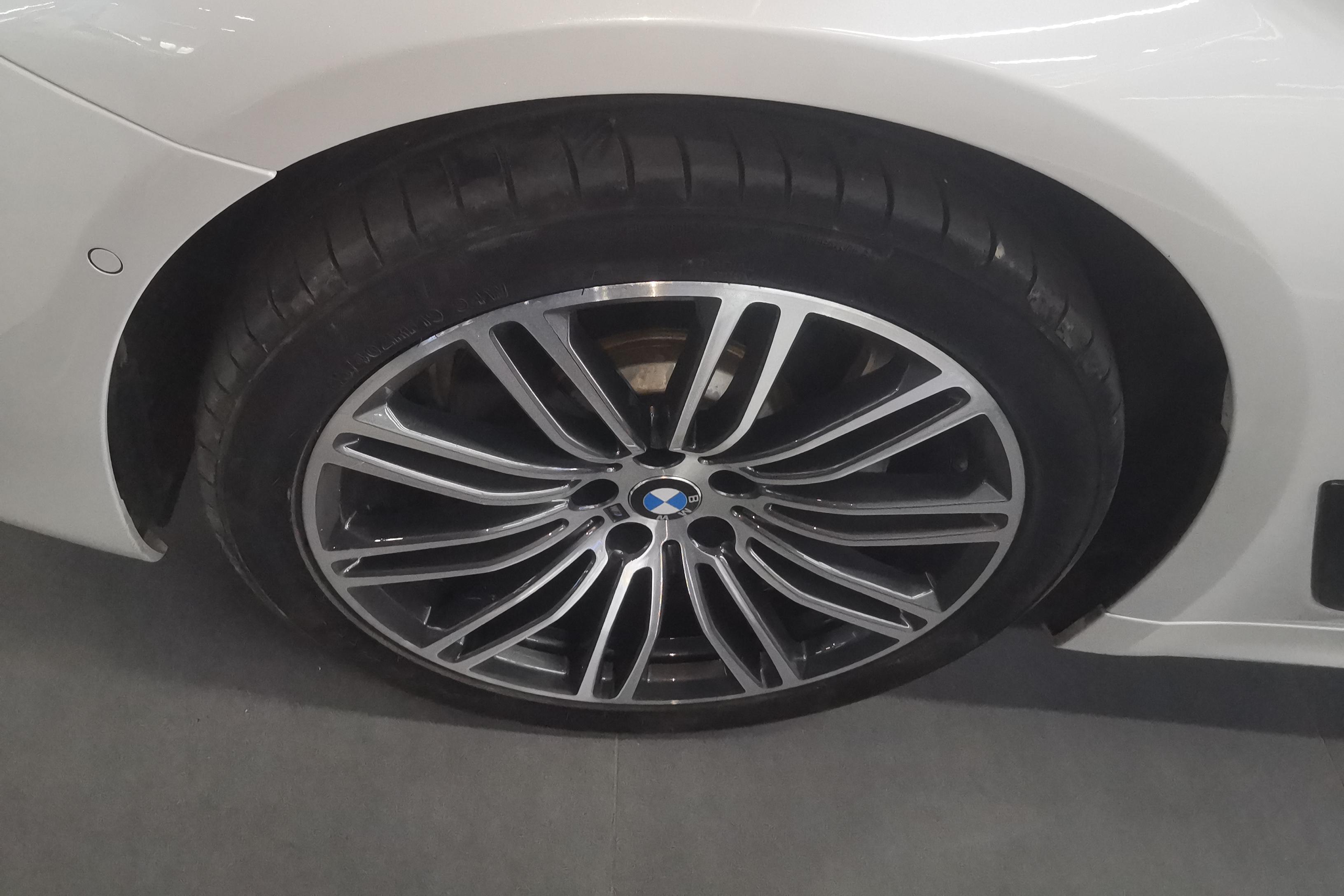 宝马5系 530Li 2018款 2.0T 自动 后驱 尊享型M运动套装 (国Ⅴ) 