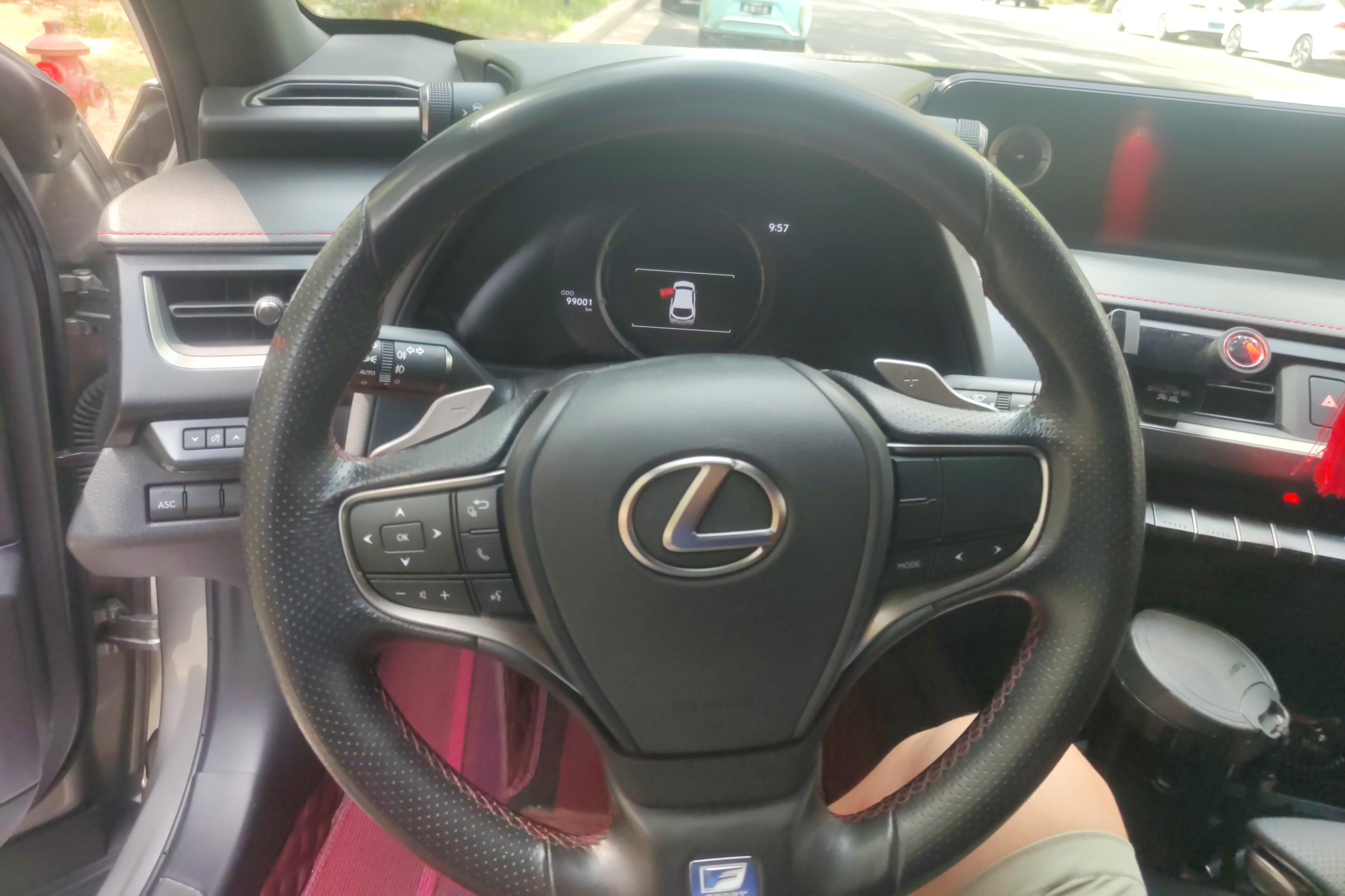 雷克萨斯UX 260 [进口] 2019款 2.0L 自动 F-SPORT (国Ⅵ) 