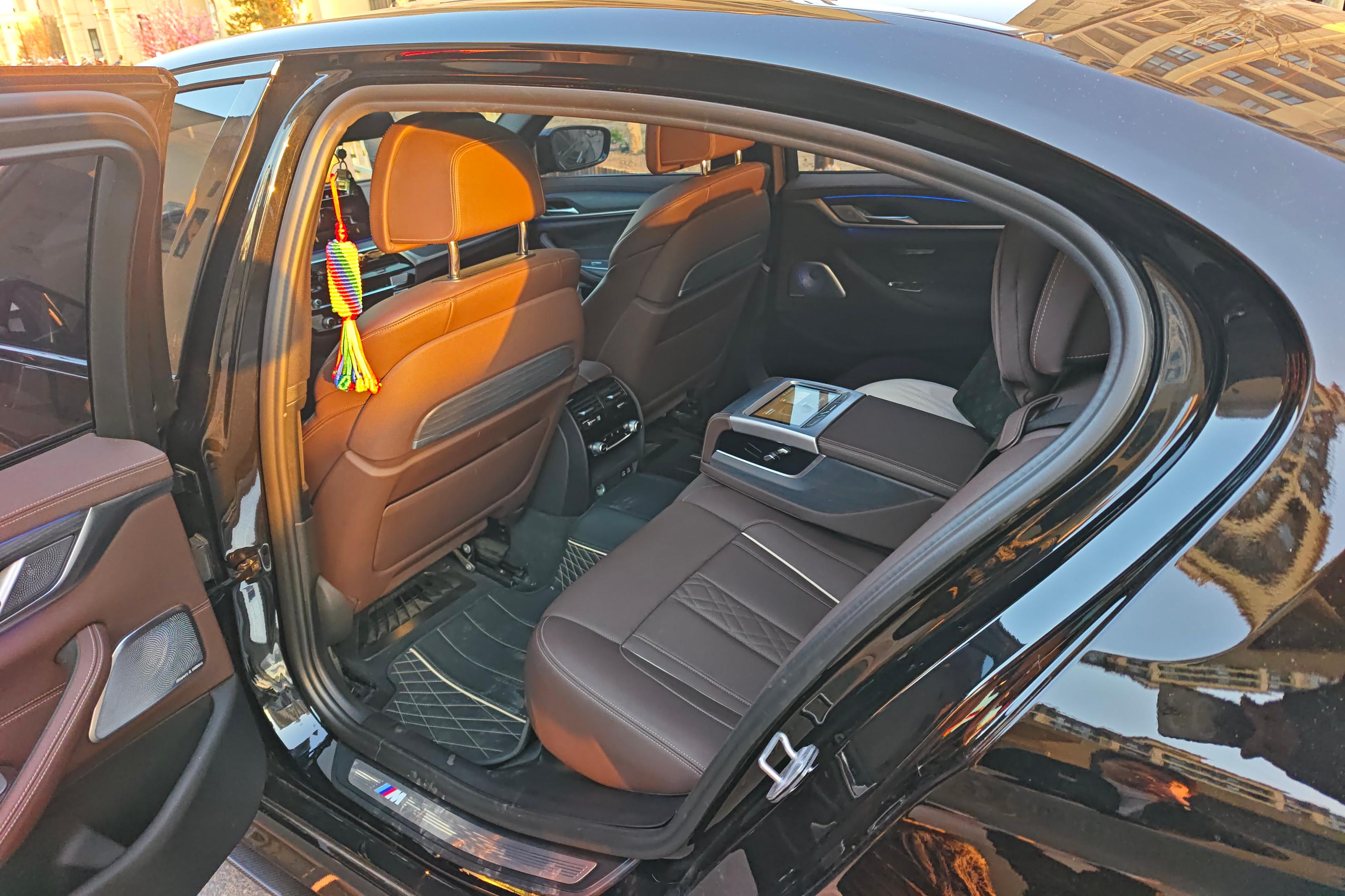 宝马5系 530Li 2021款 2.0T 自动 汽油 尊享型M运动套装 (国Ⅵ) 