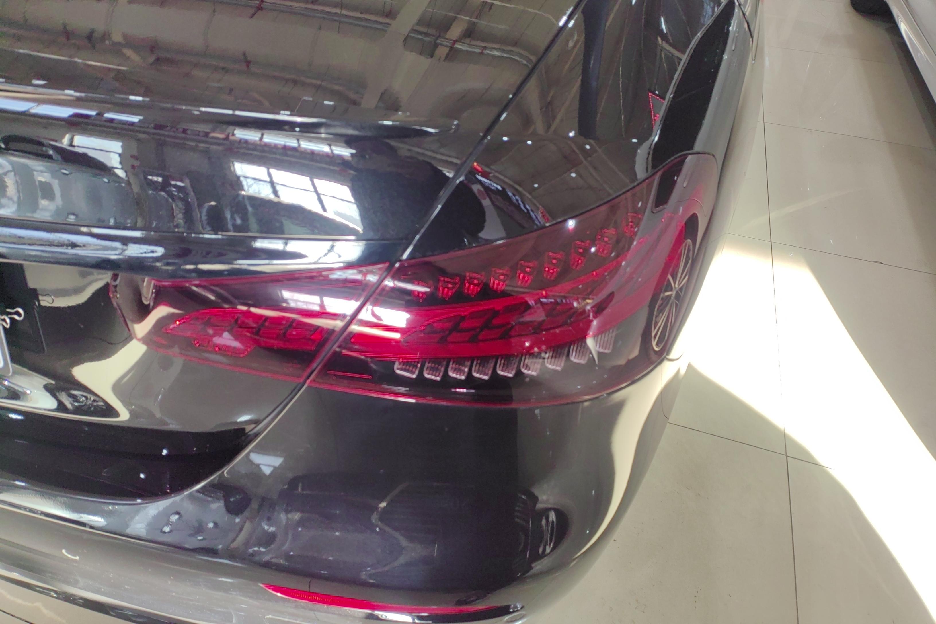 奔驰E级 E260 [进口] 2021款 2.0T 自动 汽油 改款时尚型运动版 