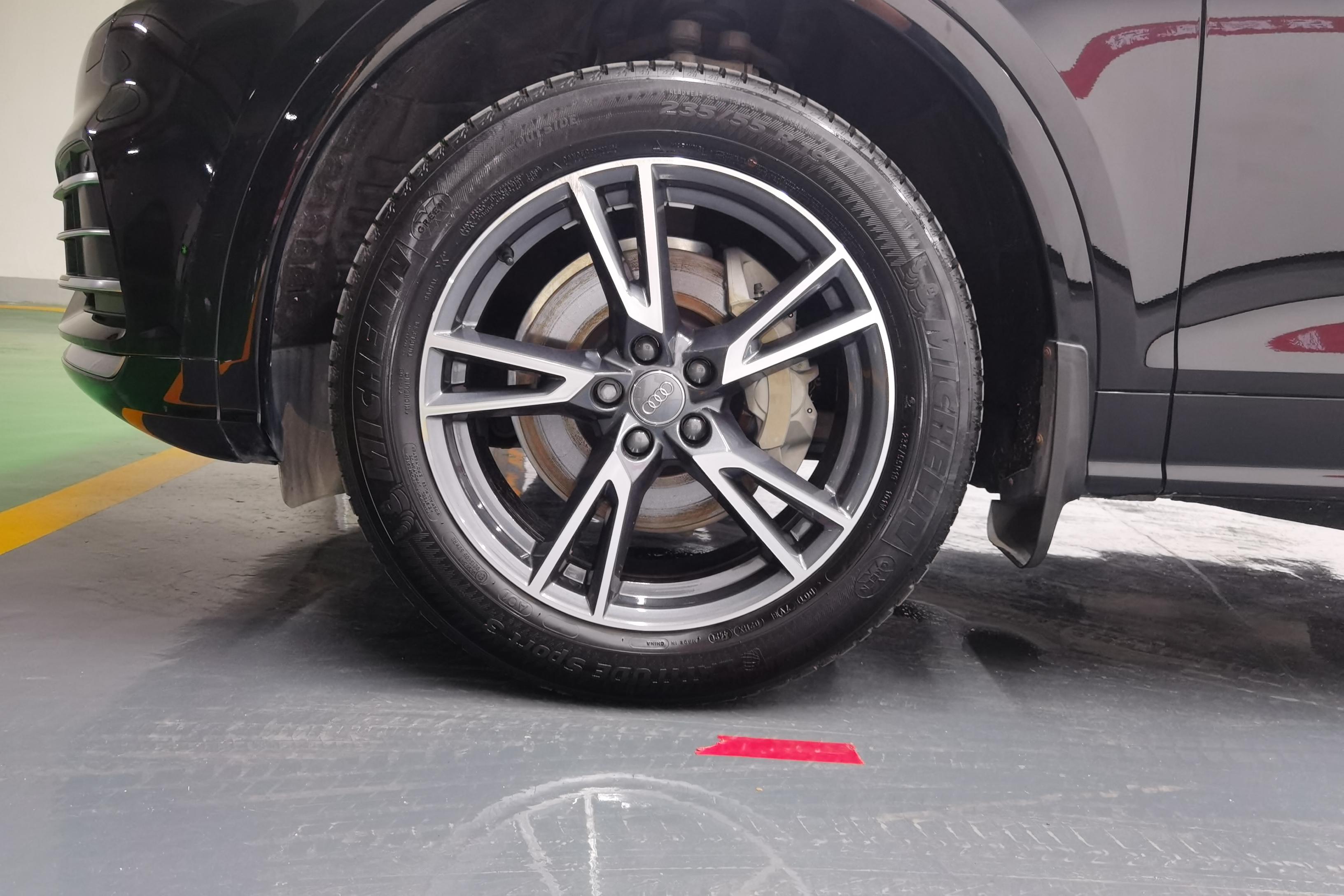 奥迪Q5L 40TFSI 2020款 2.0T 自动 改款荣享时尚型 (国Ⅵ) 