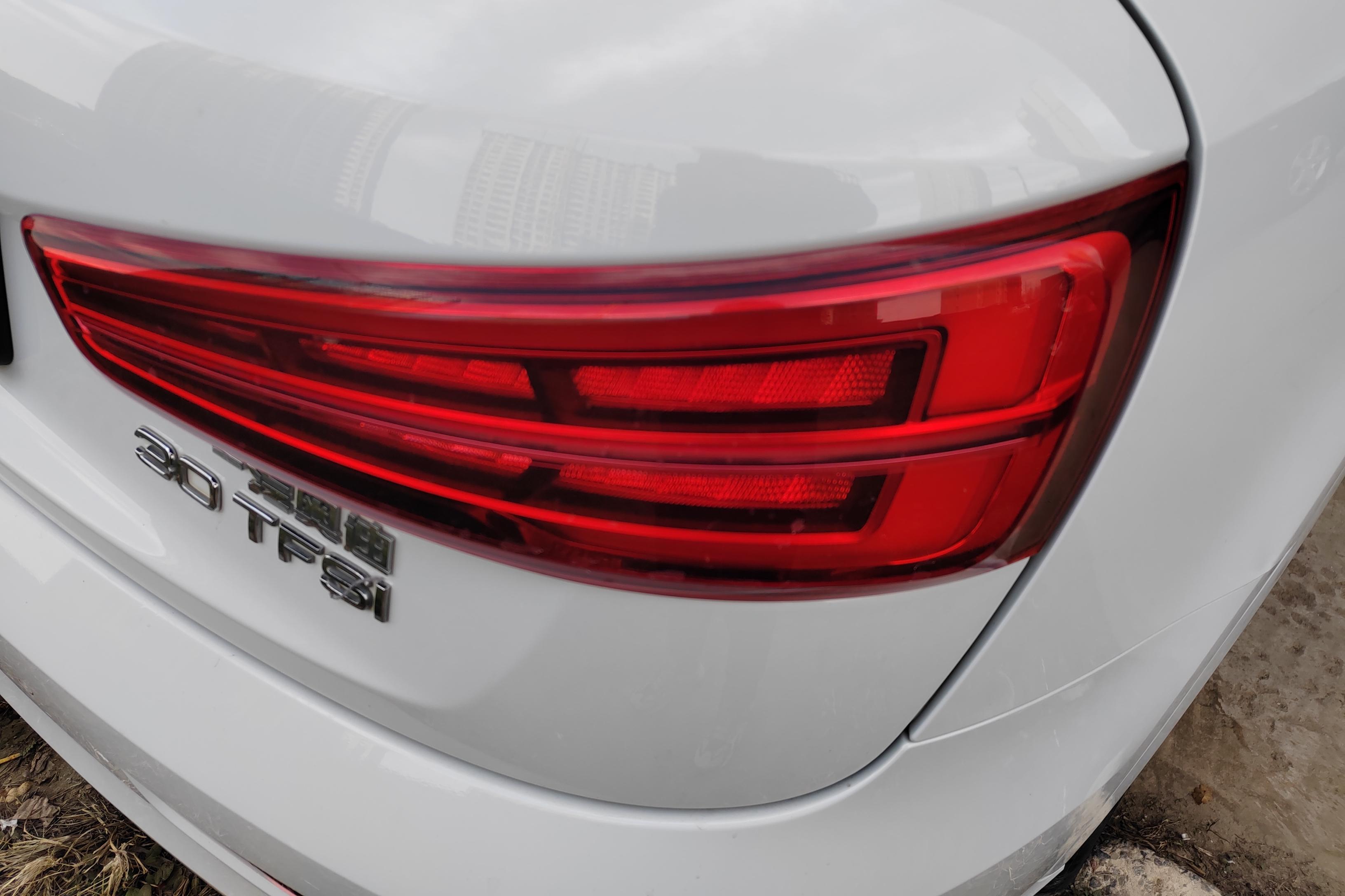 奥迪Q3 30TFSI 2018款 1.4T 自动 前驱 时尚型30周年纪念版 (国Ⅴ) 