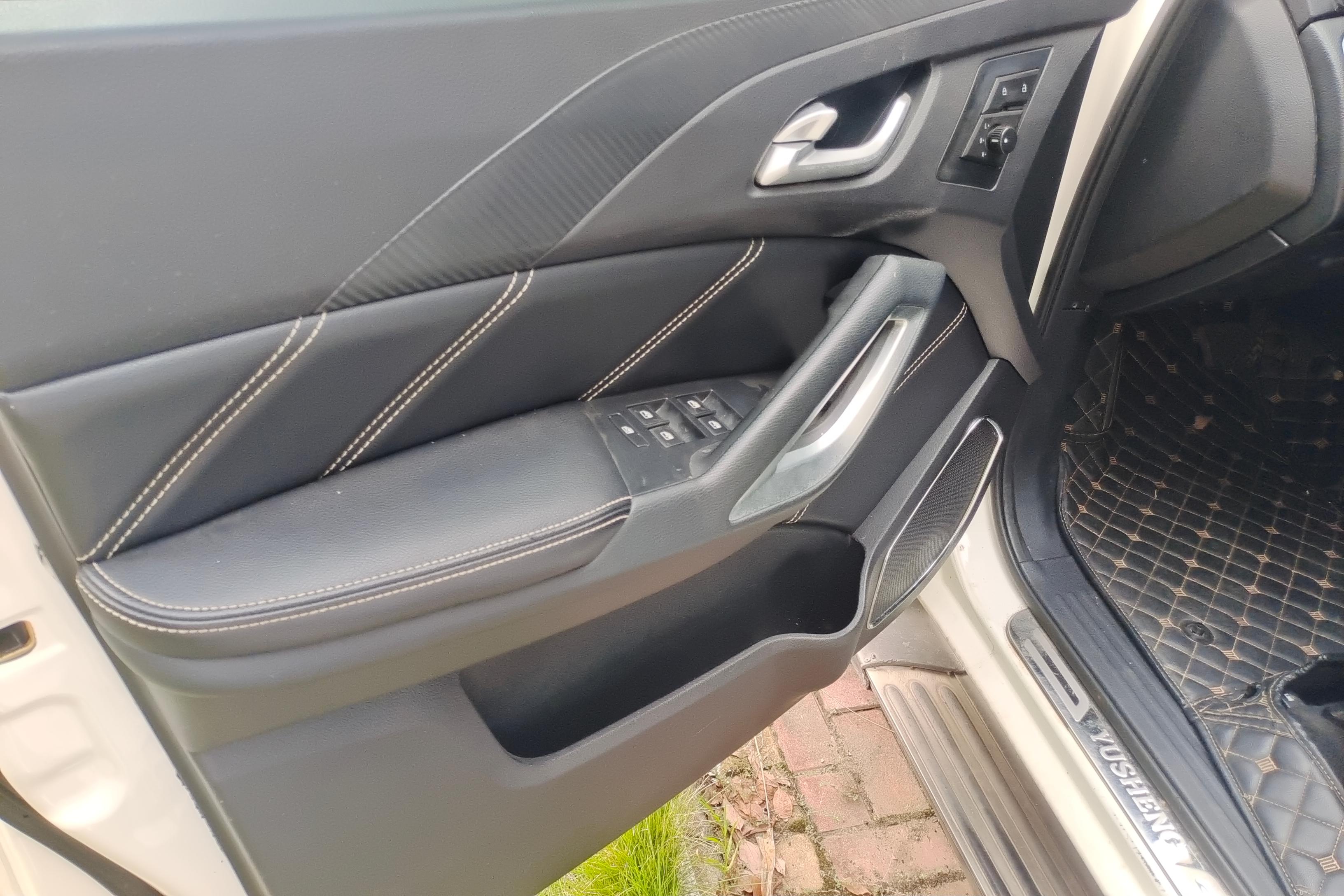 江铃驭胜 S350 2017款 2.0T 自动 后驱 豪华天窗版 (国Ⅴ) 