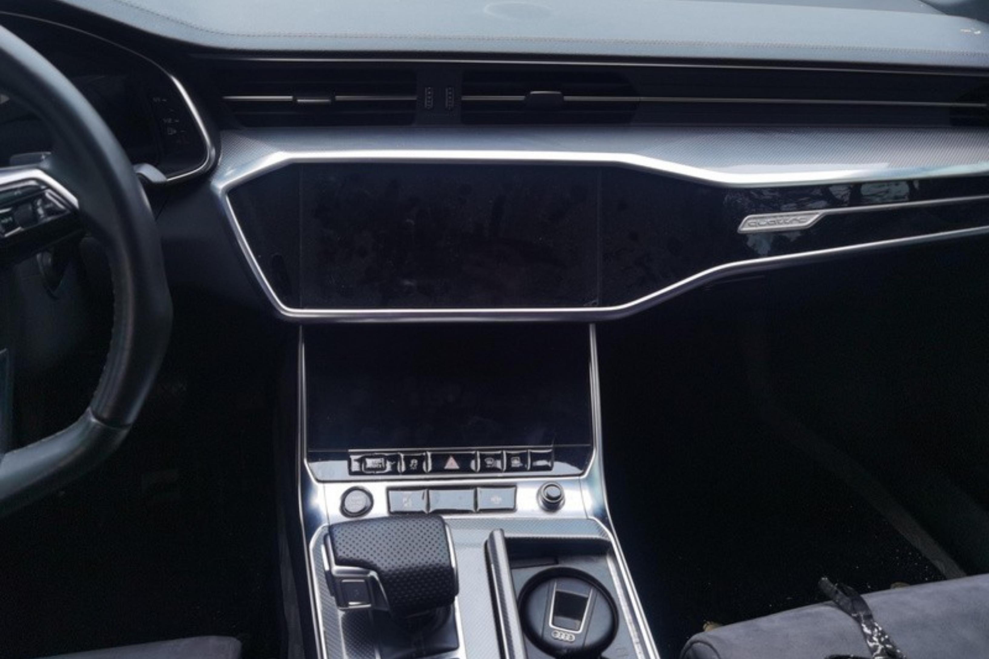 奥迪A6L 45TFSI 2022款 2.0T 自动 尊享动感型 (国Ⅵ) 