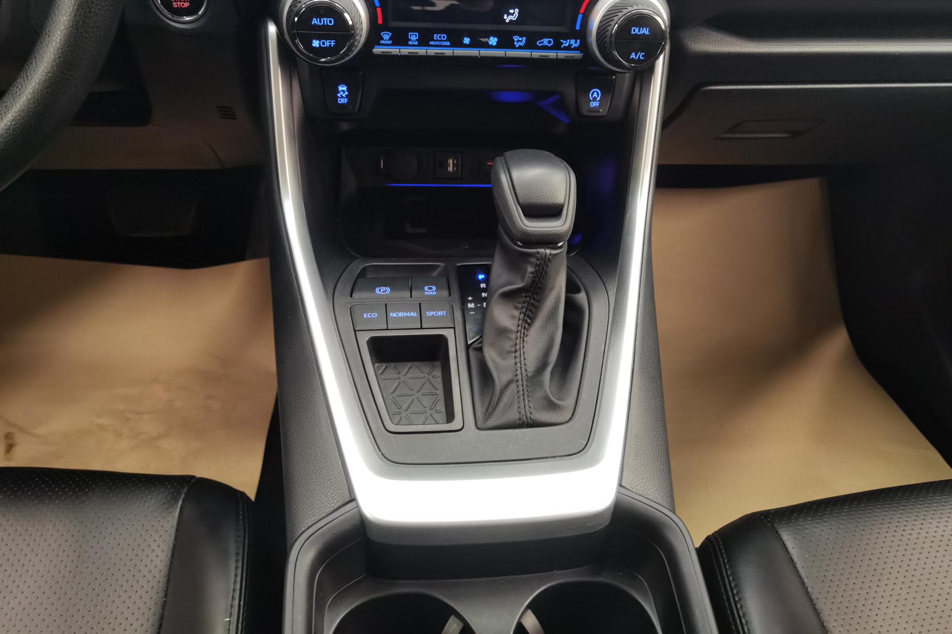 丰田威兰达 2022款 2.0L 自动 领先版 (国Ⅵ) 
