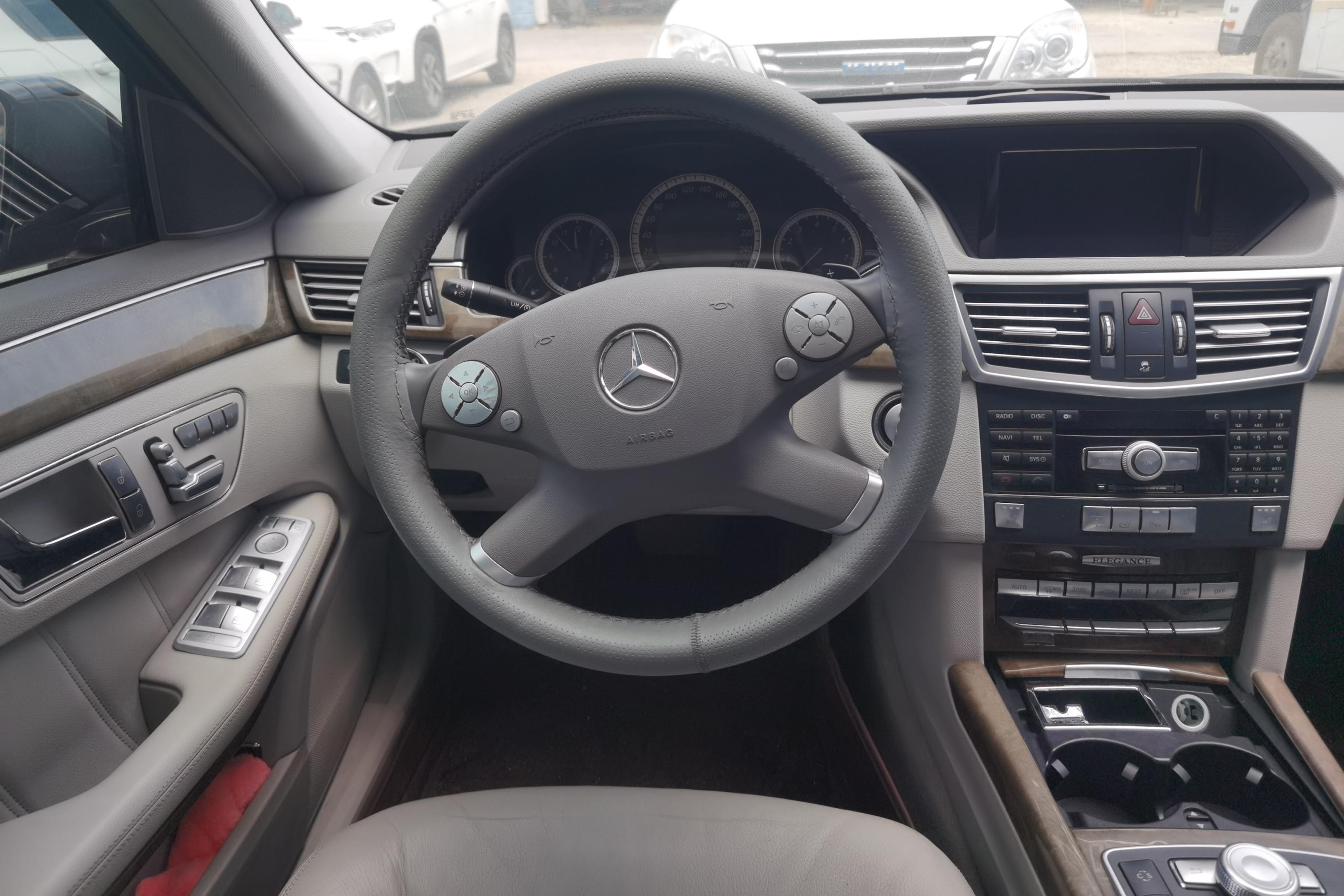 奔驰E级 E300 [进口] 2009款 3.0L 自动 汽油 优雅型 