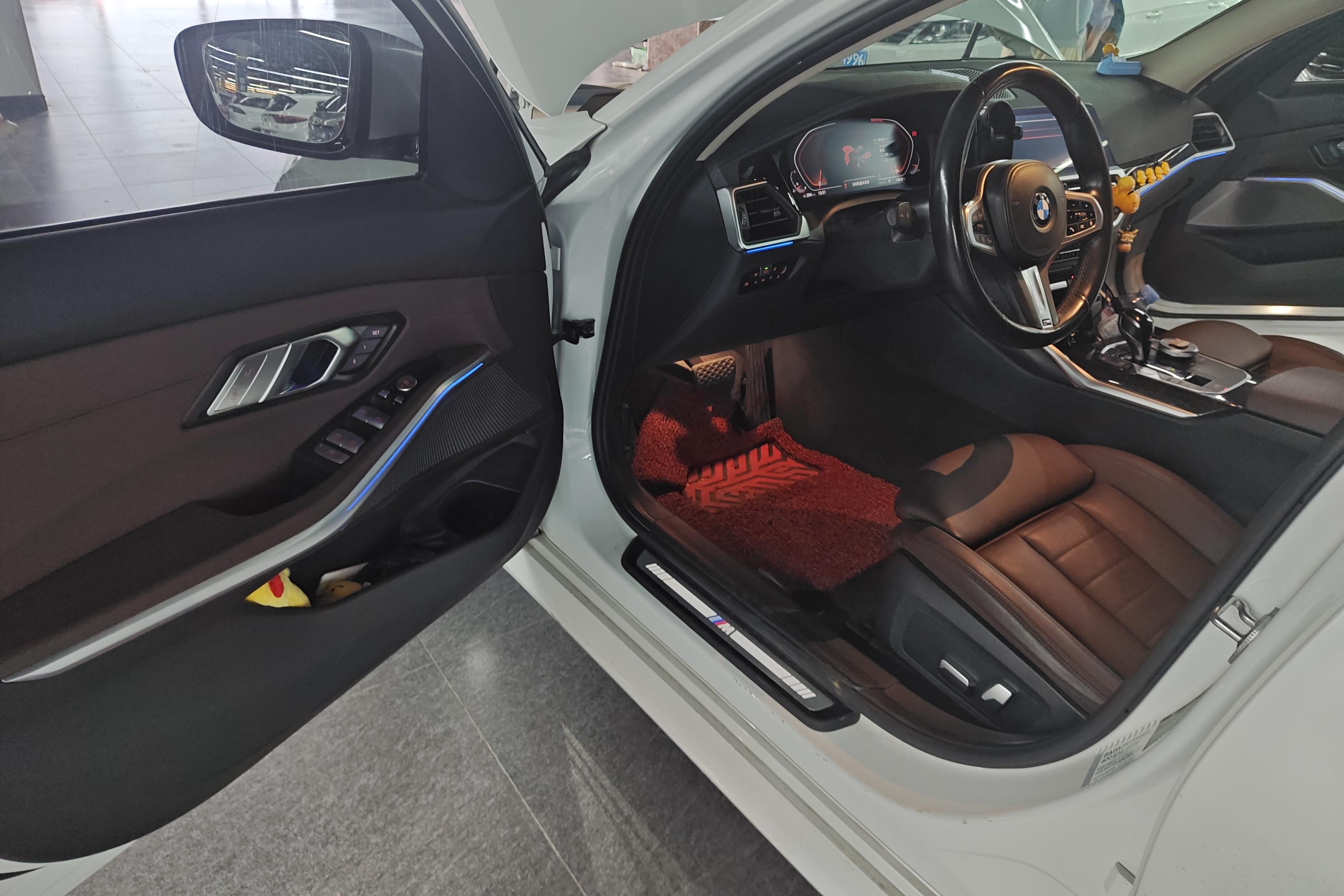 宝马3系 325Li 2020款 2.0T 自动 后驱 改款M运动套装 (国Ⅵ) 