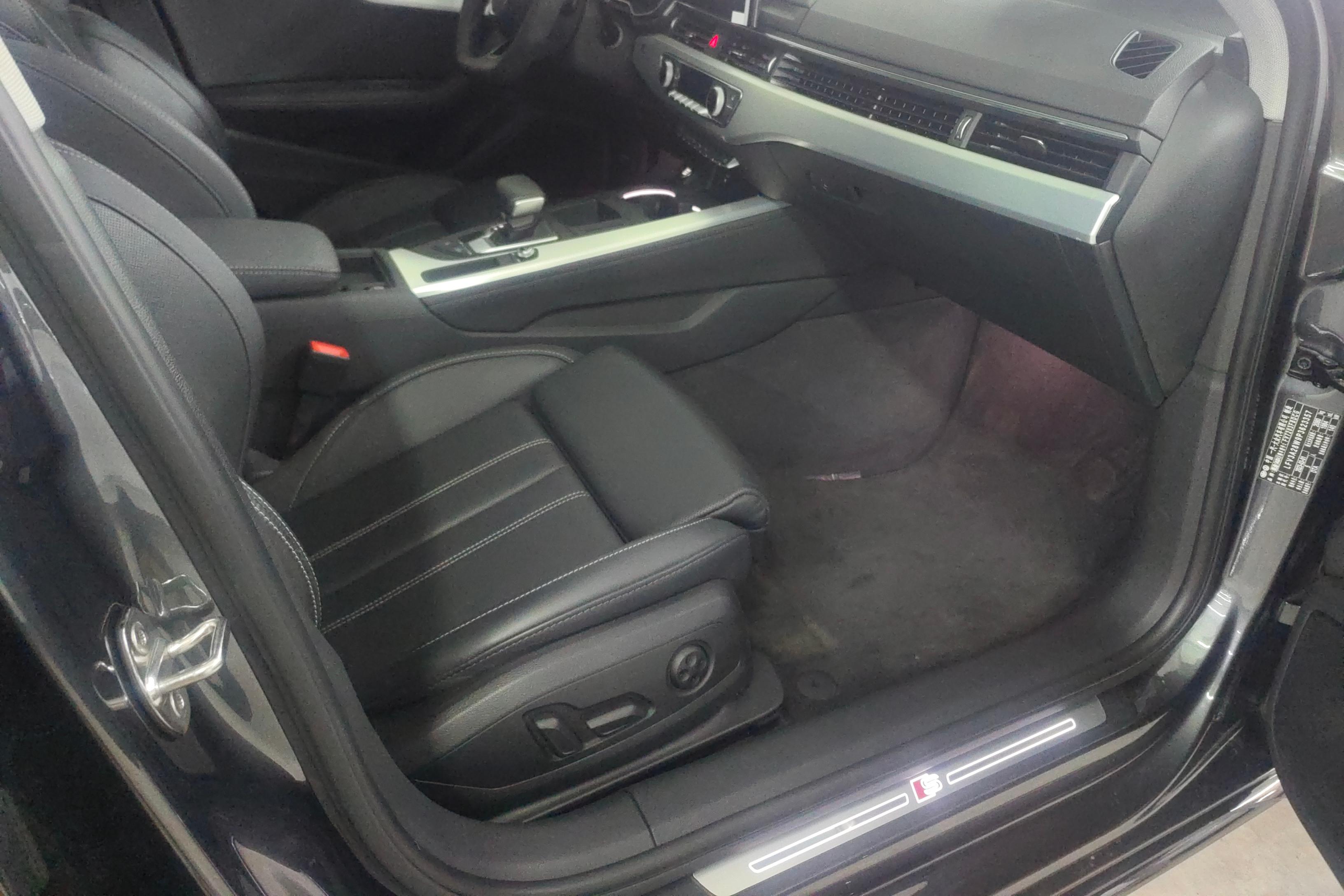 奥迪A4L 40TFSI 2022款 2.0T 自动 前驱 豪华动感型 (国Ⅵ) 