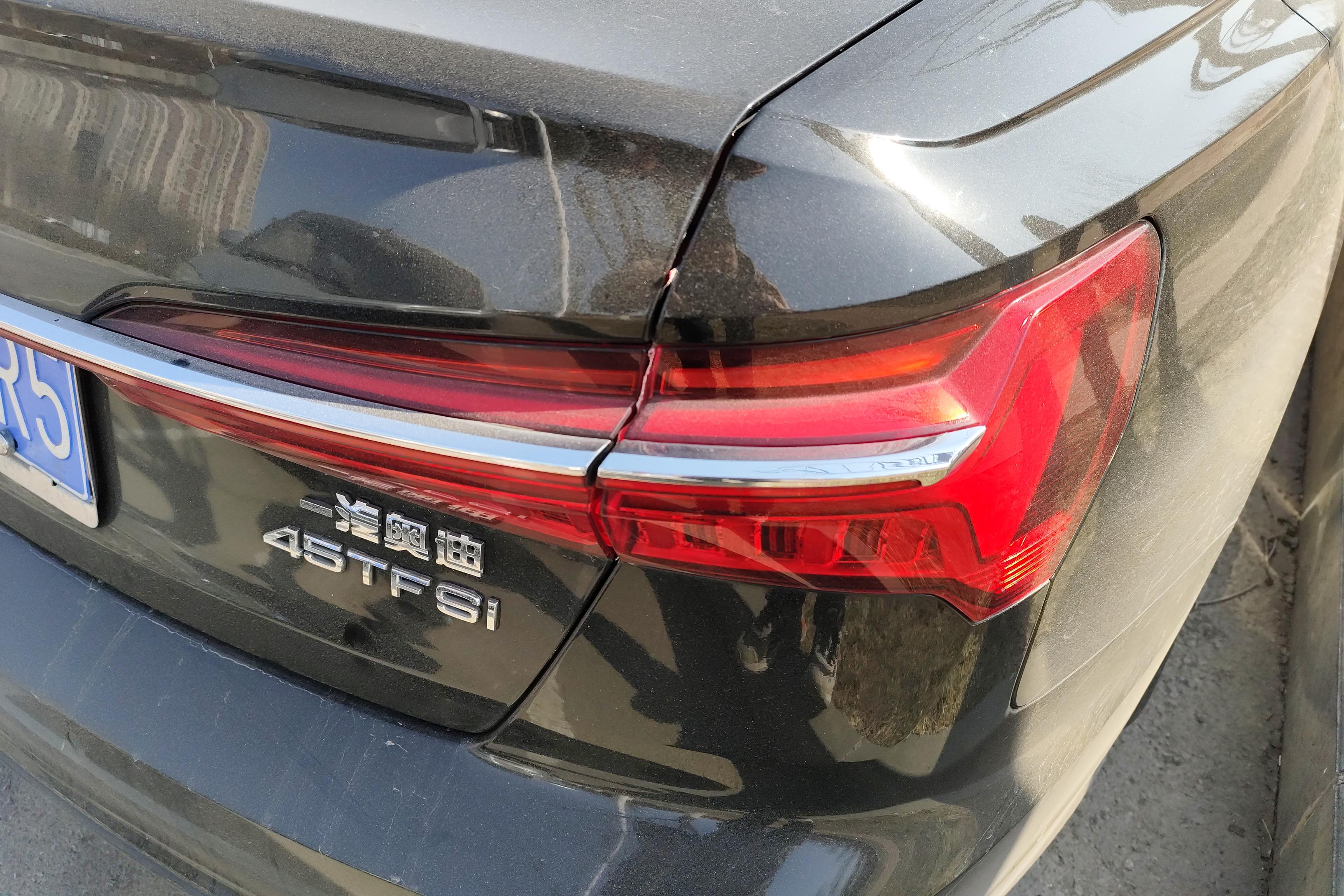奥迪A6L 45TFSI 2022款 2.0T 自动 臻选动感型 (国Ⅵ) 