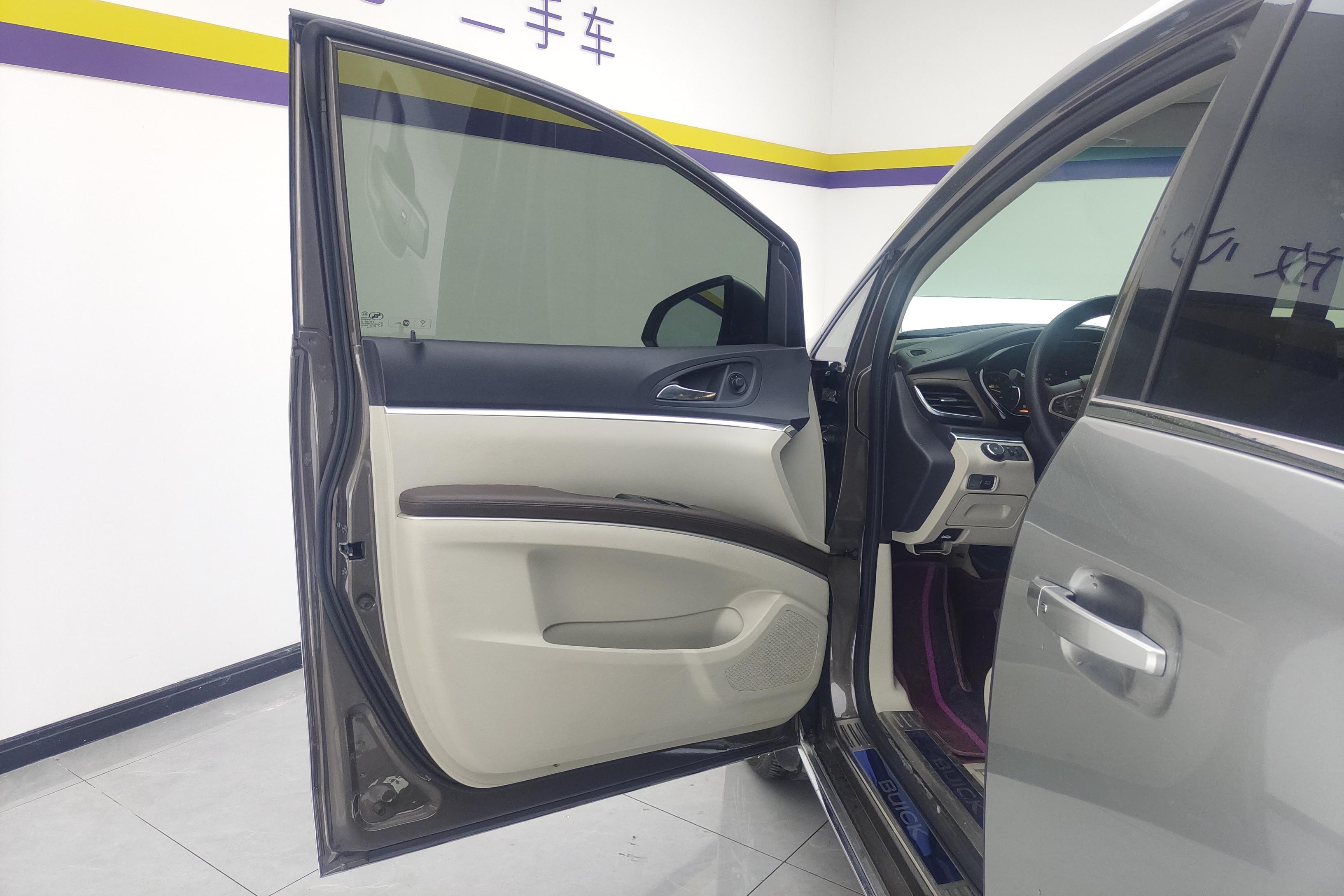 别克GL8 2023款 2.0T 自动 7座 652T智享型 (国Ⅵ) 