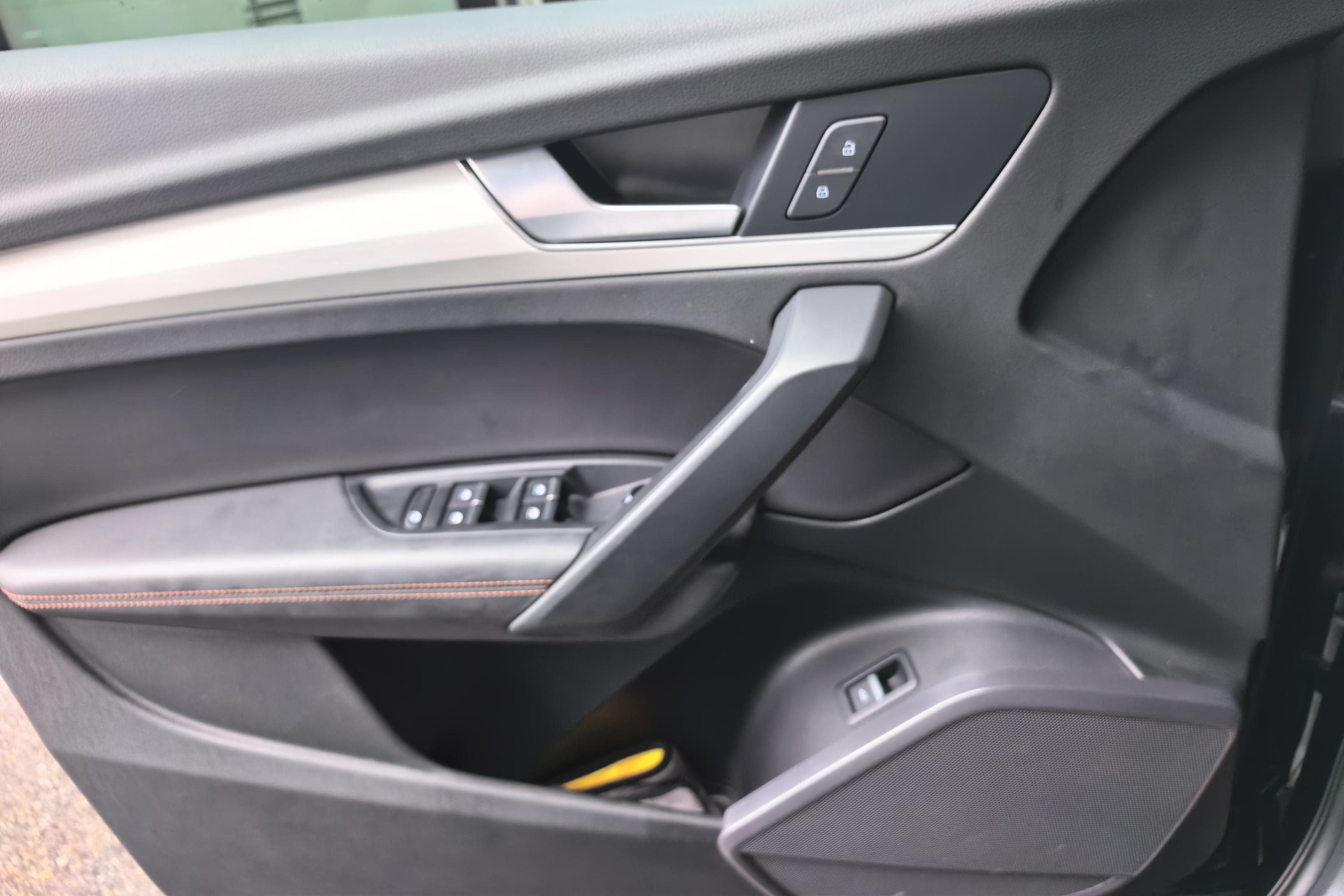 奥迪Q5L 40TFSI 2020款 2.0T 自动 荣享时尚型 (国Ⅵ) 