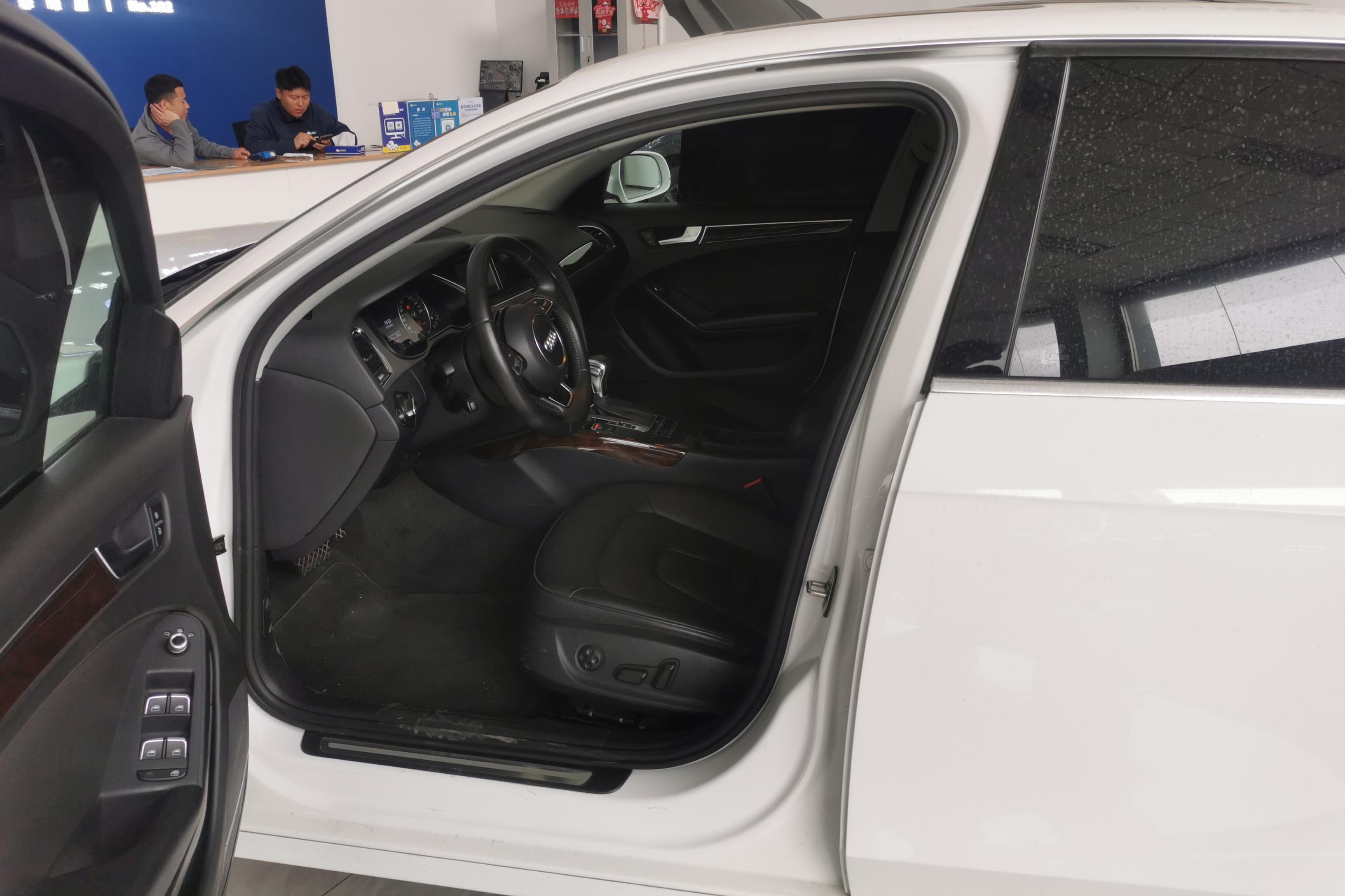 奥迪A4L 2013款 2.0T 自动 舒适型 (国Ⅳ) 