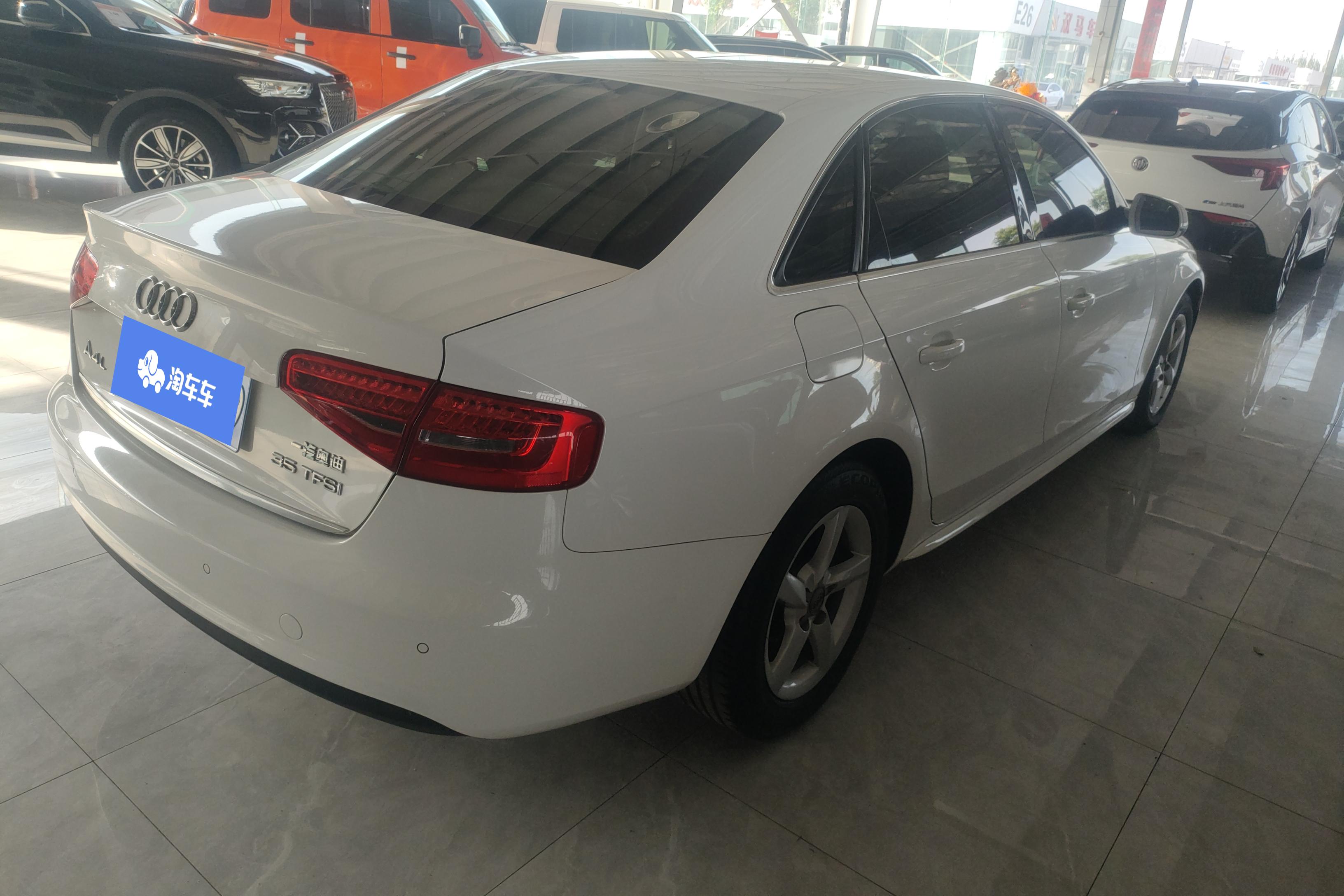 奥迪A4L 35TFSI 2015款 2.0T 自动 前驱 标准型 (国Ⅳ) 