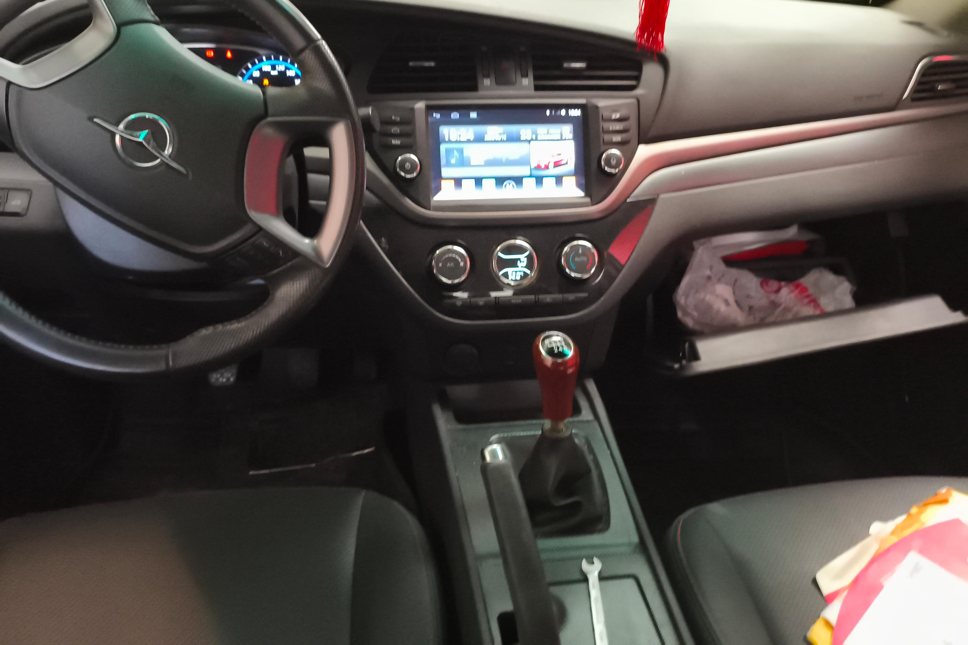 海马M6 2015款 1.5T 手动 运动智能型 (国Ⅴ) 