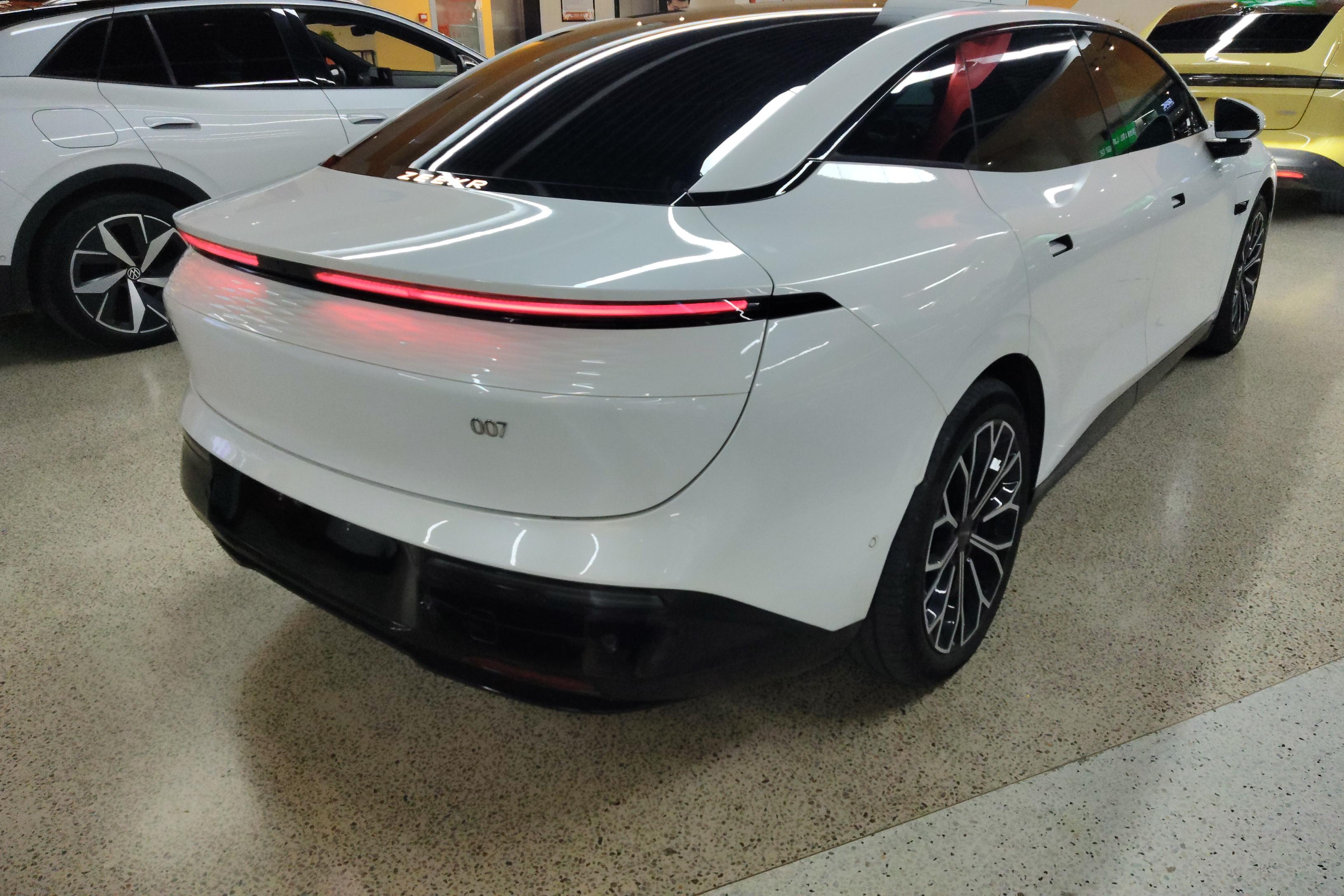 极氪007 2024款 0.0T 自动 后驱增强版75kWh 